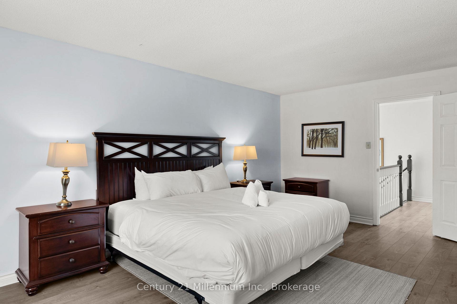 Photo 25 of 159 Vacation Inn Drive, Collingwood — HOMEH