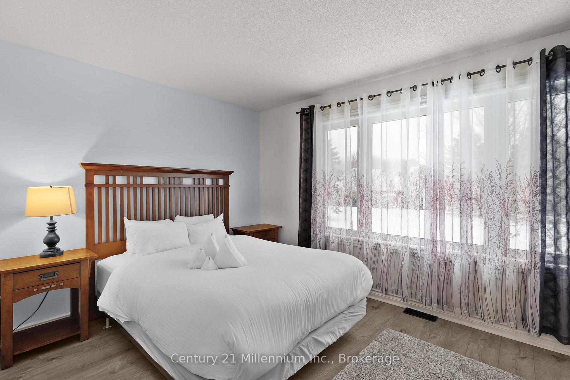 Photo 26 of 159 Vacation Inn Drive, Collingwood — HOMEH