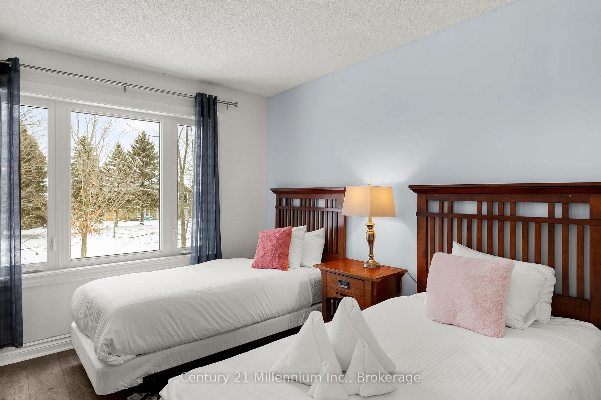 Photo 28 of 159 Vacation Inn Drive, Collingwood — HOMEH