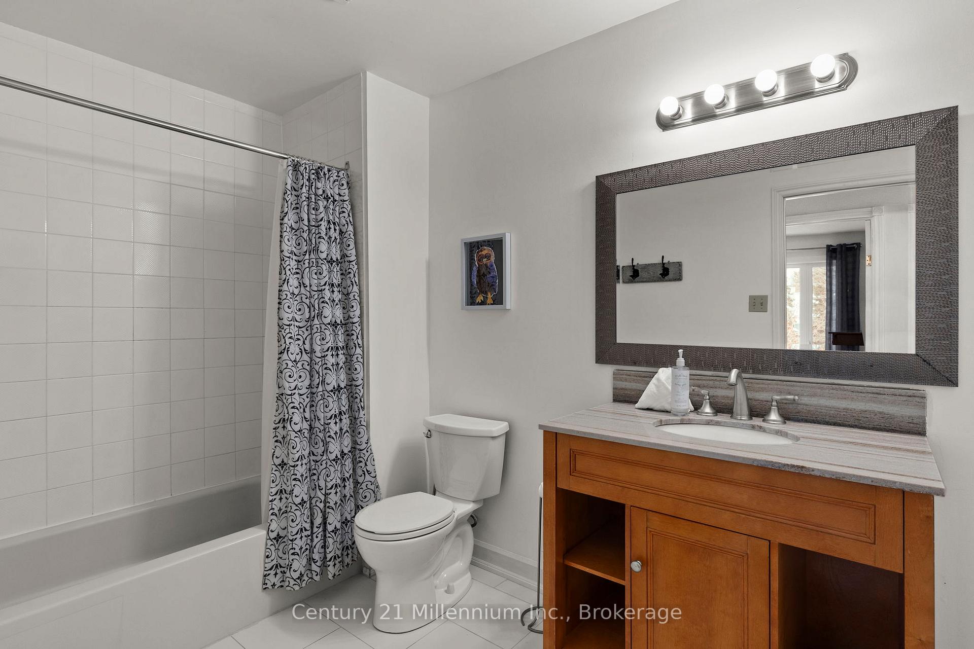 Photo 30 of 159 Vacation Inn Drive, Collingwood — HOMEH