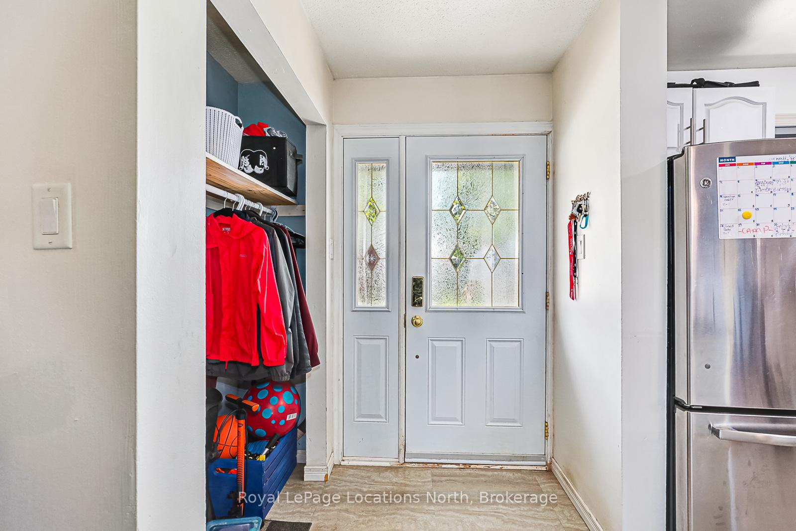 Photo 3 of 592 Tenth Street, Collingwood — HOMEH