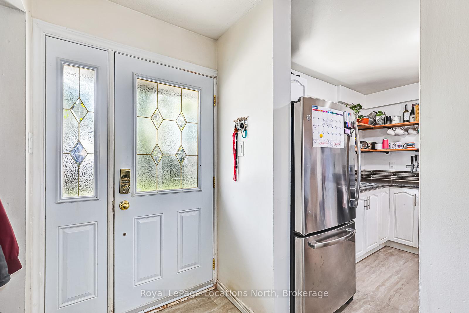 Photo 4 of 592 Tenth Street, Collingwood — HOMEH