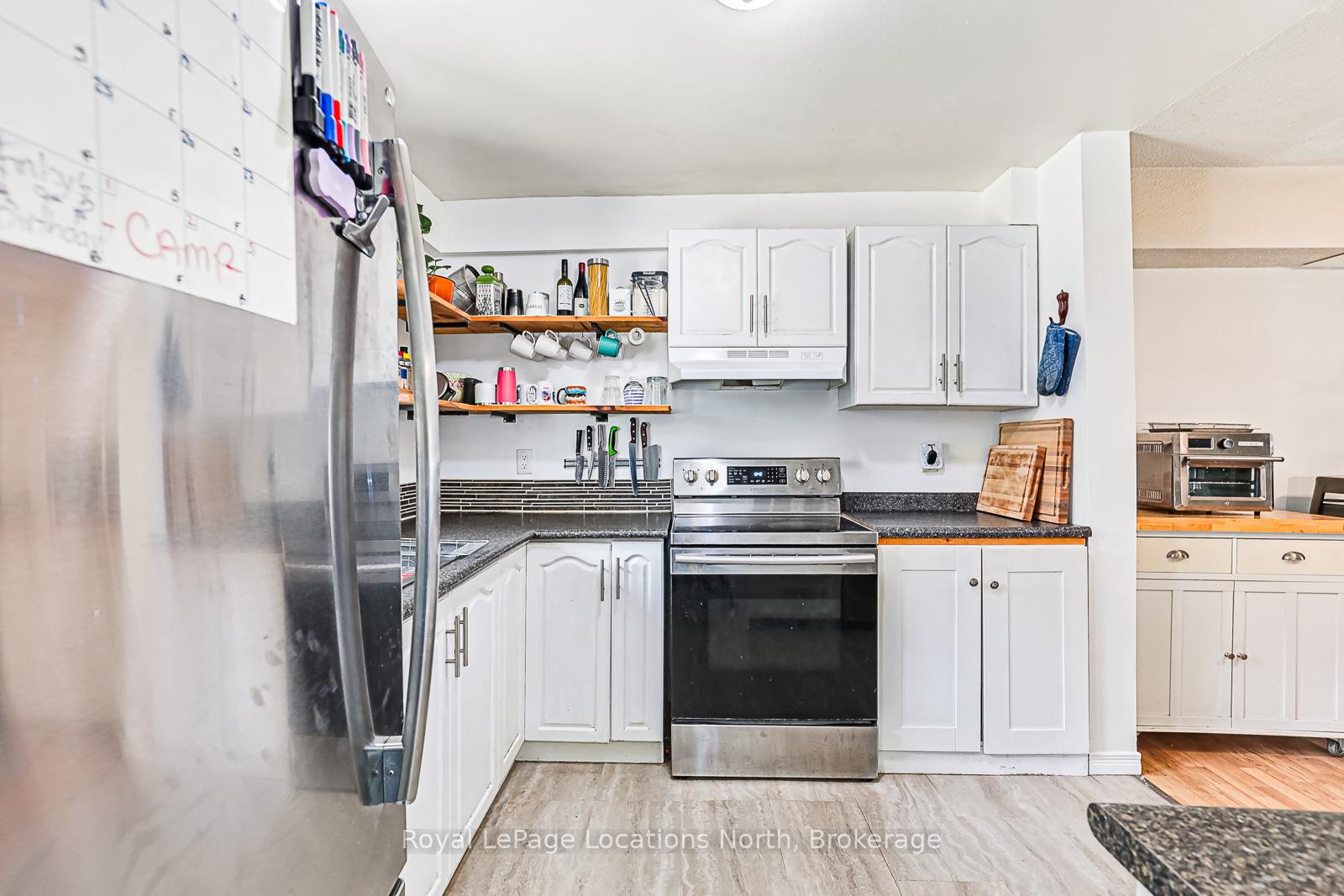 Photo 5 of 592 Tenth Street, Collingwood — HOMEH