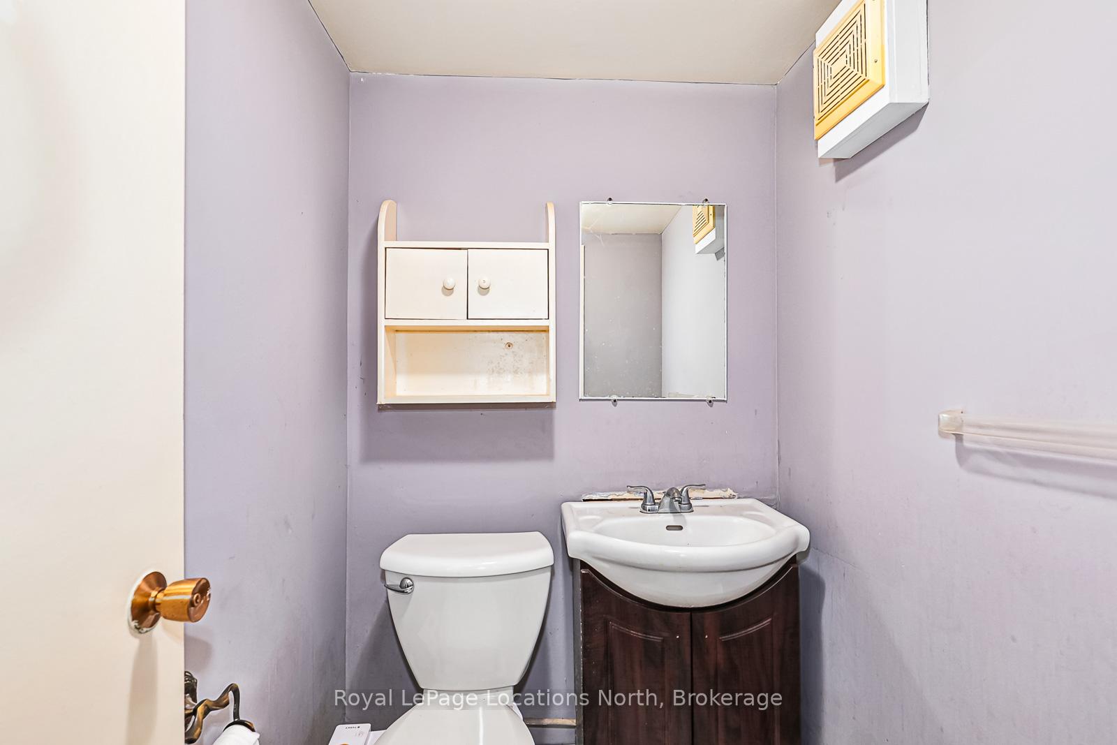 Photo 17 of 592 Tenth Street, Collingwood — HOMEH