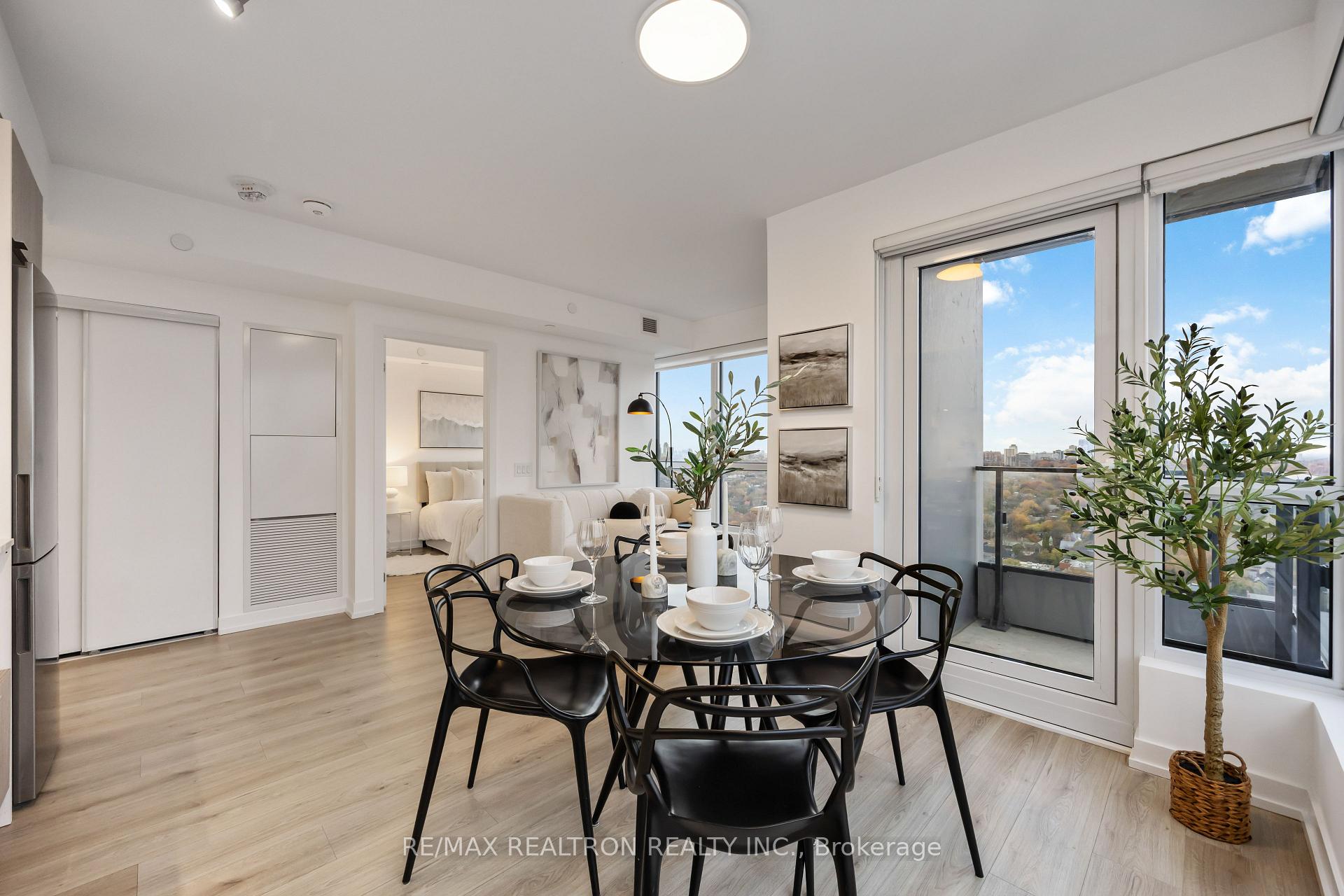 Photo 2 of Unit 2408, 395 Bloor Street E, Toronto, North St. James Town — HOMEH