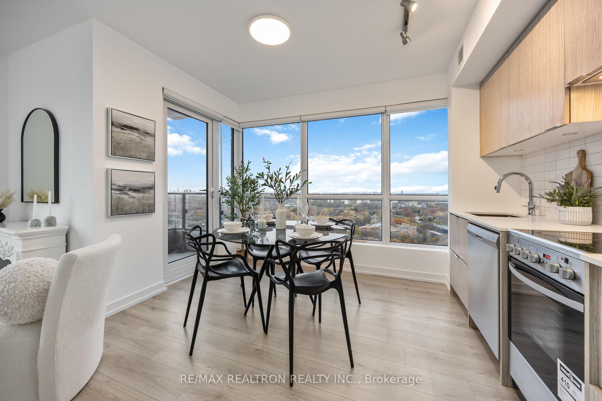 Photo 6 of Unit 2408, 395 Bloor Street E, Toronto, North St. James Town — HOMEH