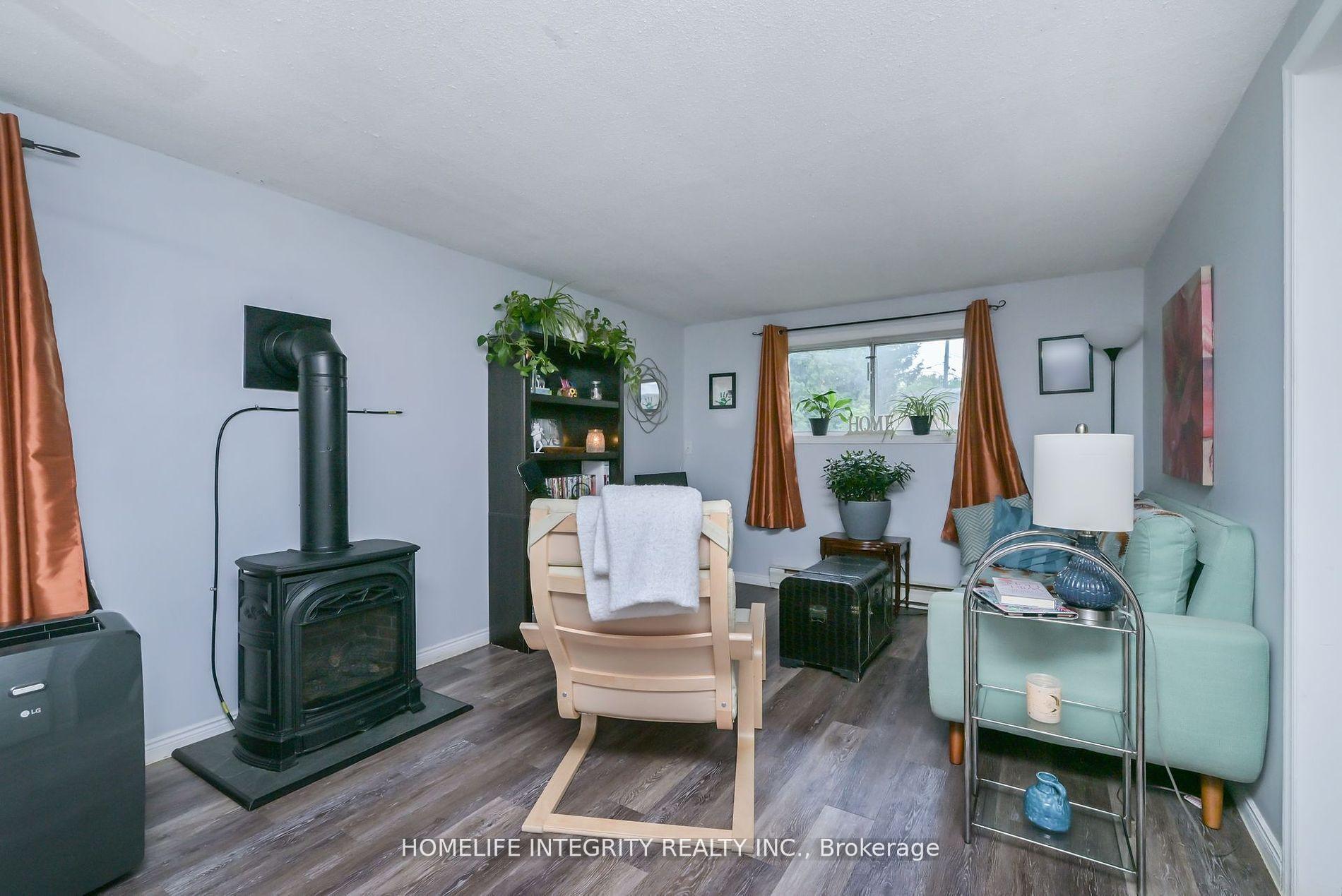Photo 10 of 254 Centre Street E, Essa, Angus — HOMEH