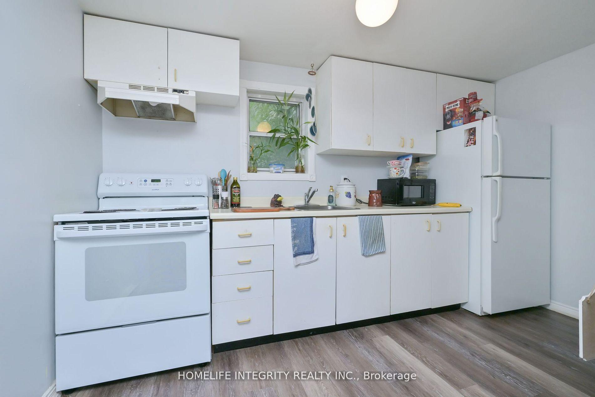 Photo 8 of 254 Centre Street E, Essa, Angus — HOMEH