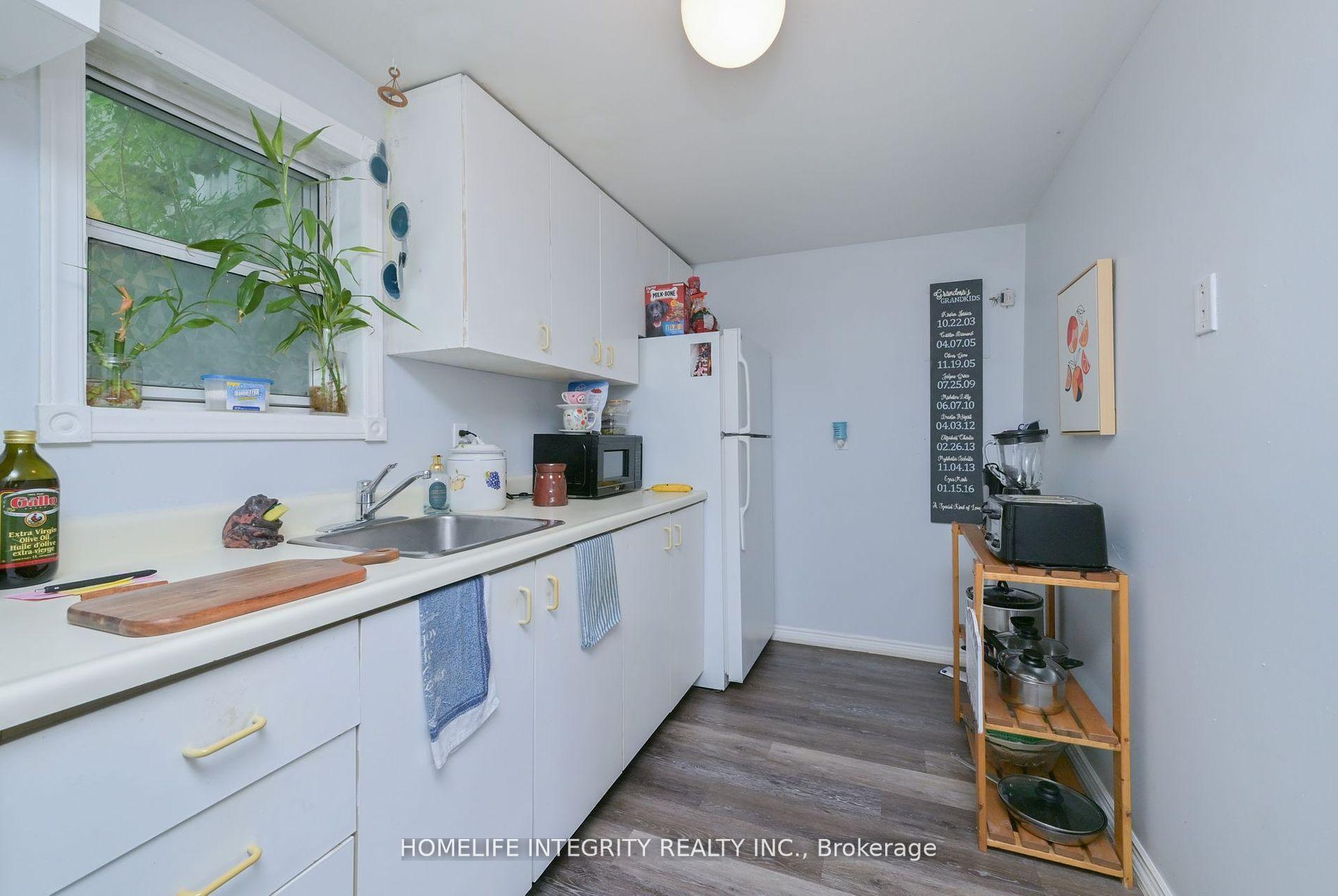 Photo 9 of 254 Centre Street E, Essa, Angus — HOMEH