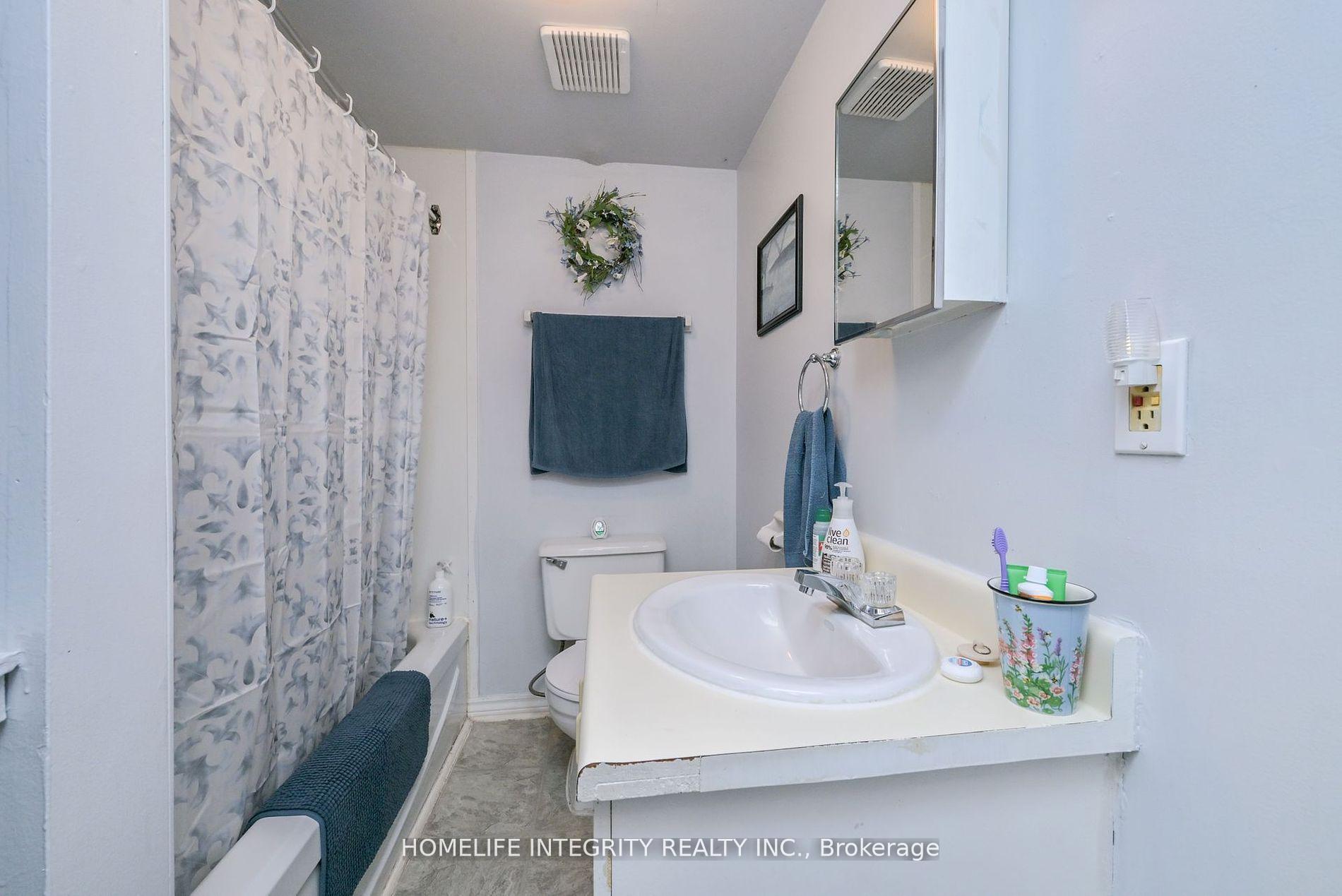 Photo 13 of 254 Centre Street E, Essa, Angus — HOMEH