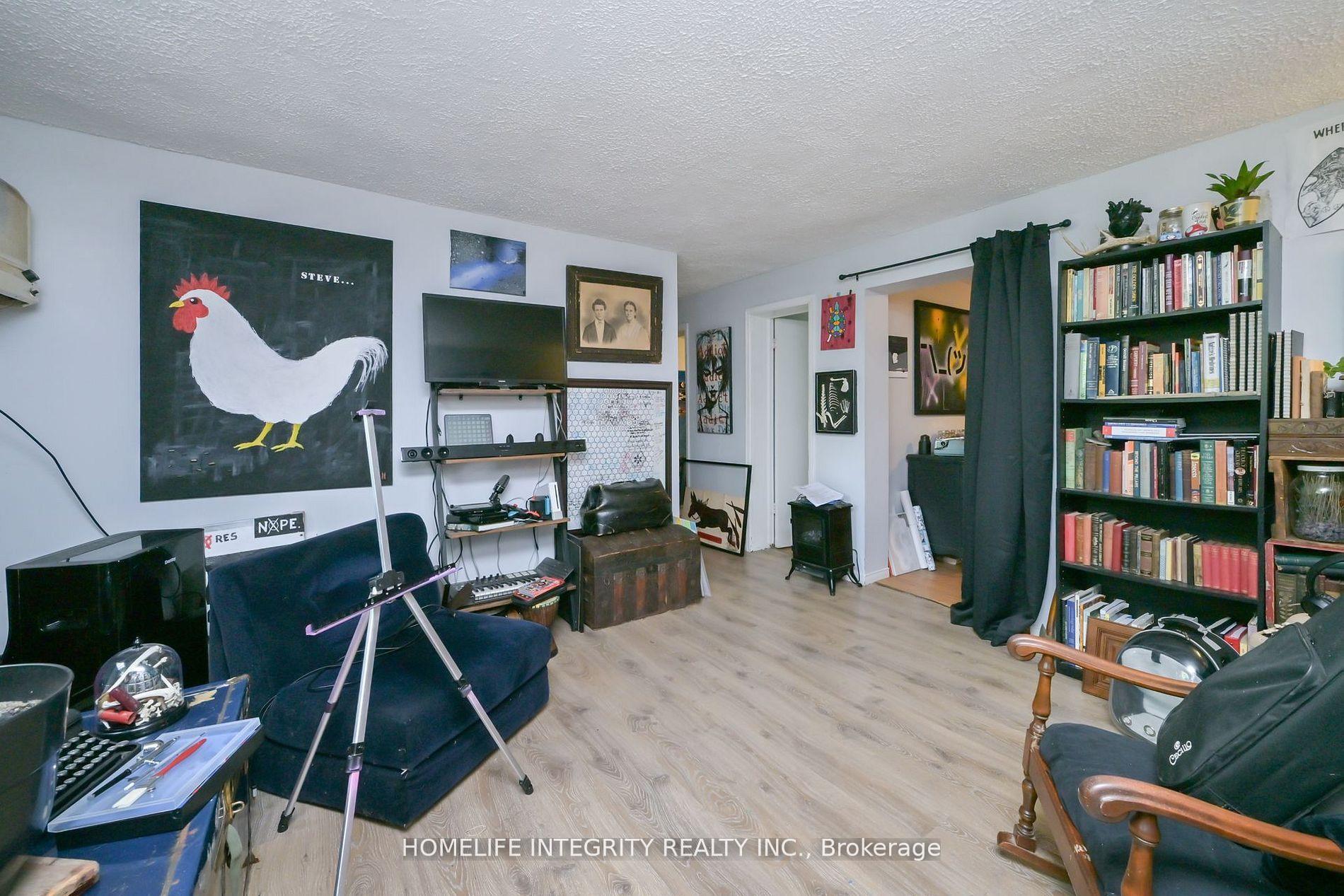 Photo 18 of 254 Centre Street E, Essa, Angus — HOMEH