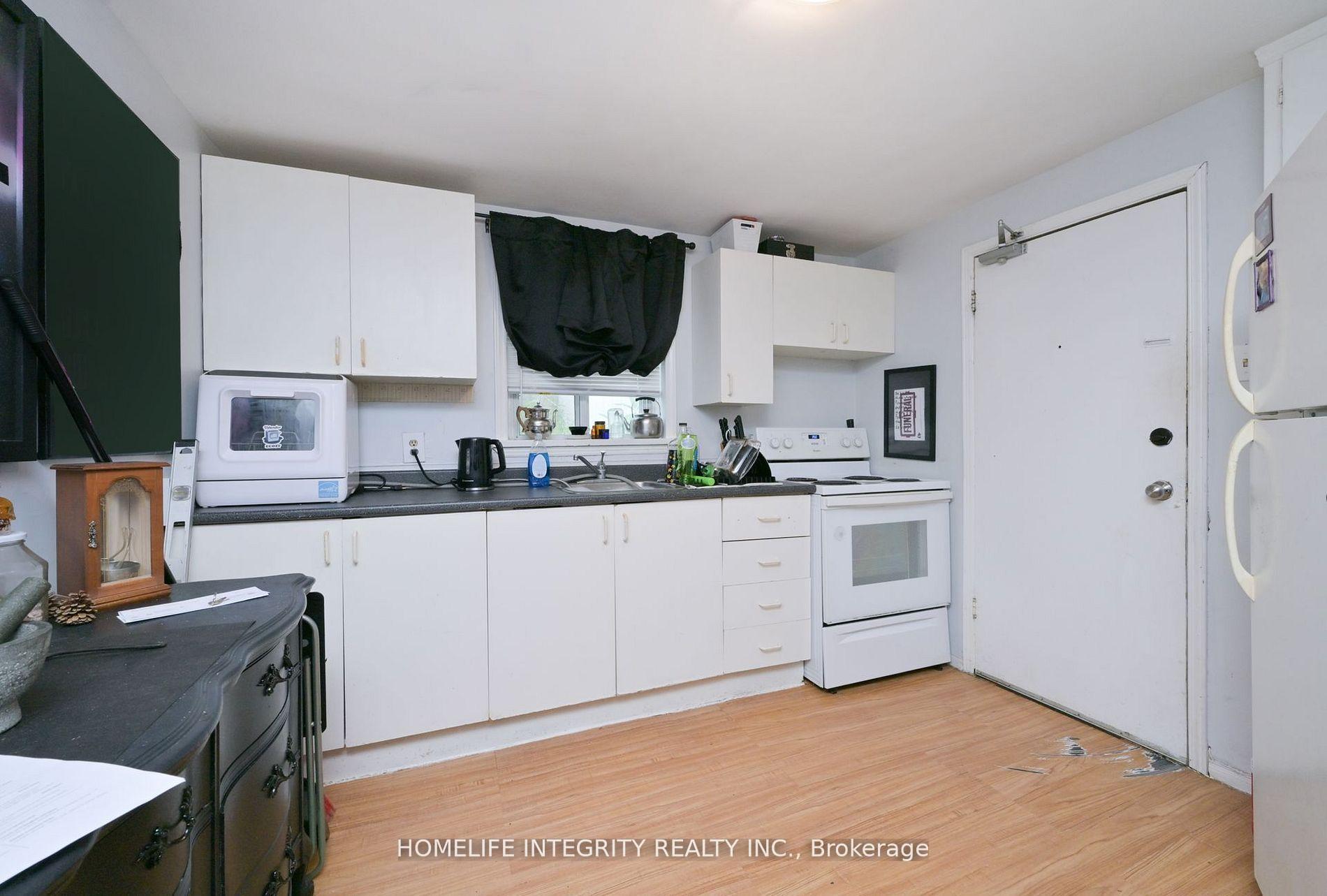 Photo 14 of 254 Centre Street E, Essa, Angus — HOMEH