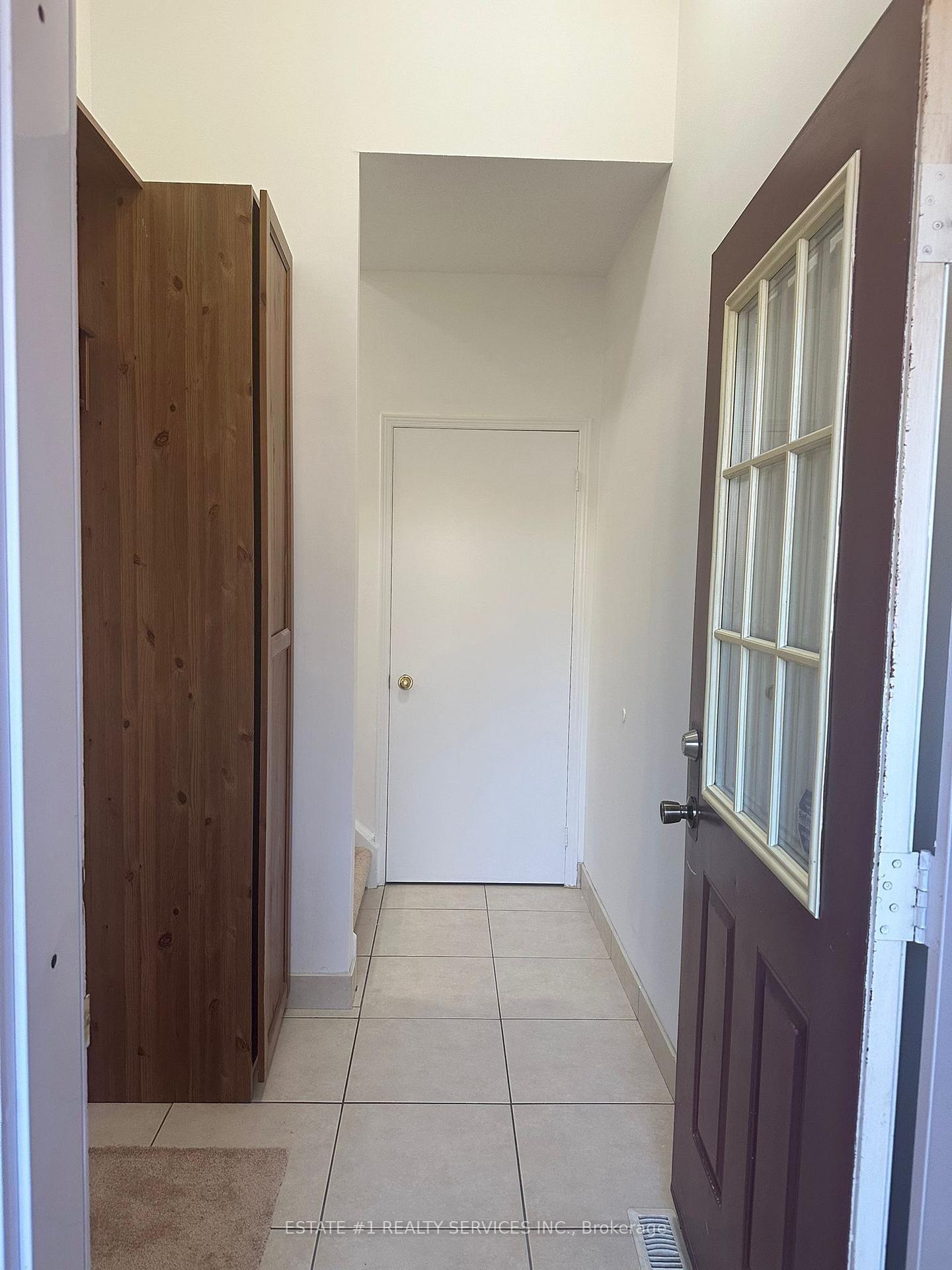Photo 5 of 12 Rougehaven Way, Markham, Vinegar Hill — HOMEH