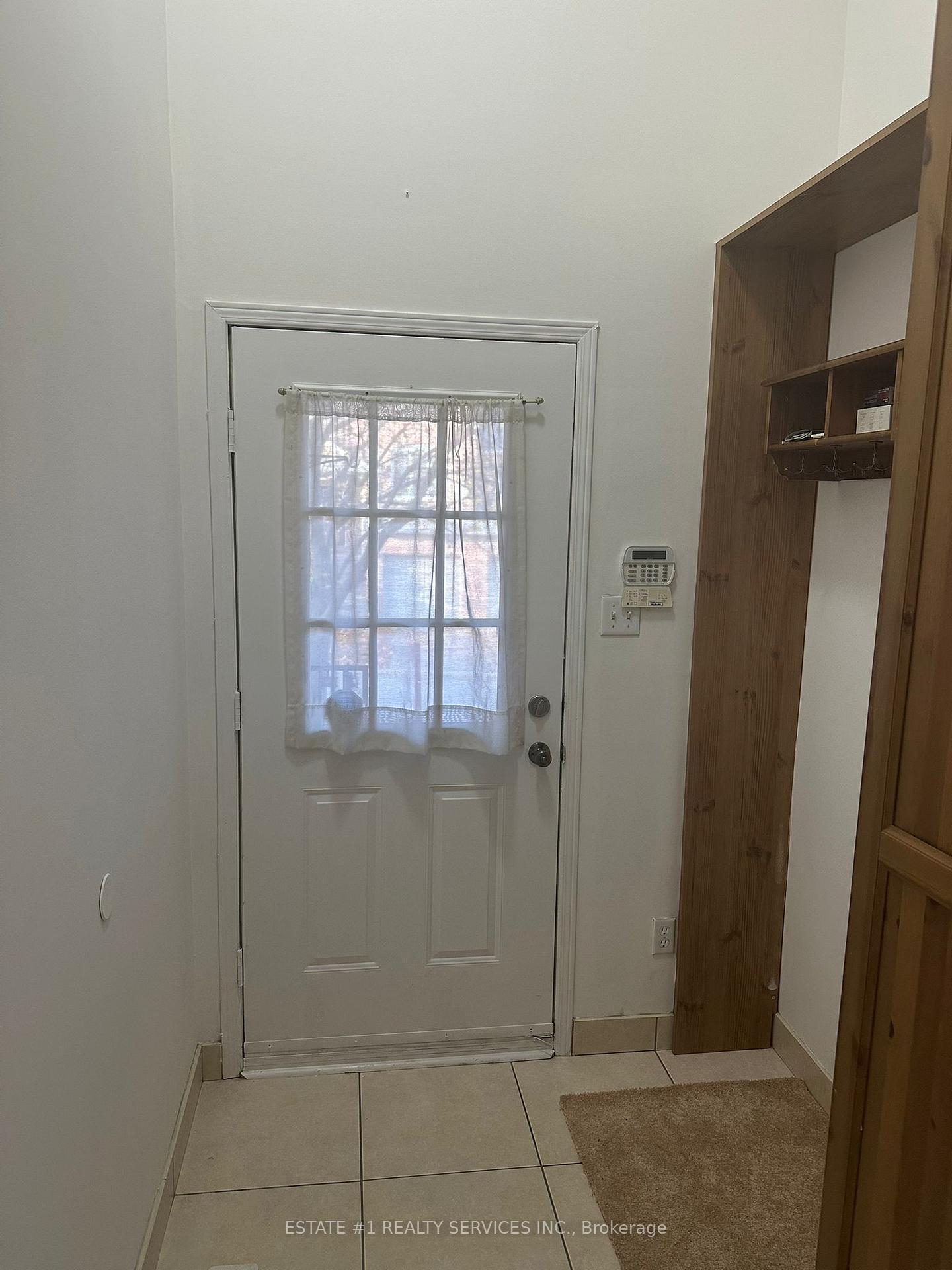 Photo 6 of 12 Rougehaven Way, Markham, Vinegar Hill — HOMEH