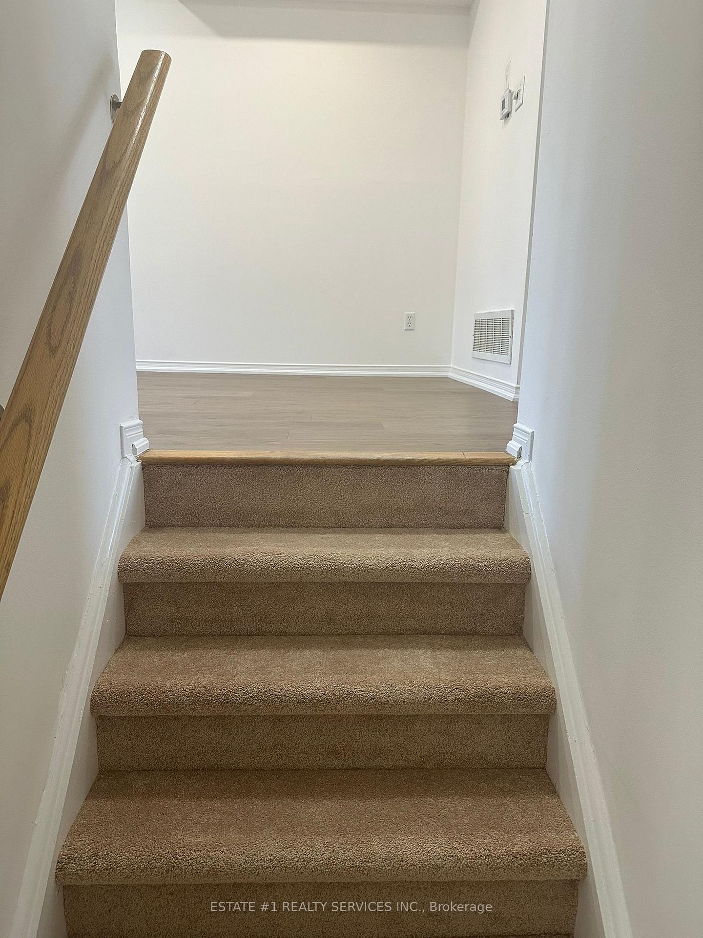 Photo 9 of 12 Rougehaven Way, Markham, Vinegar Hill — HOMEH