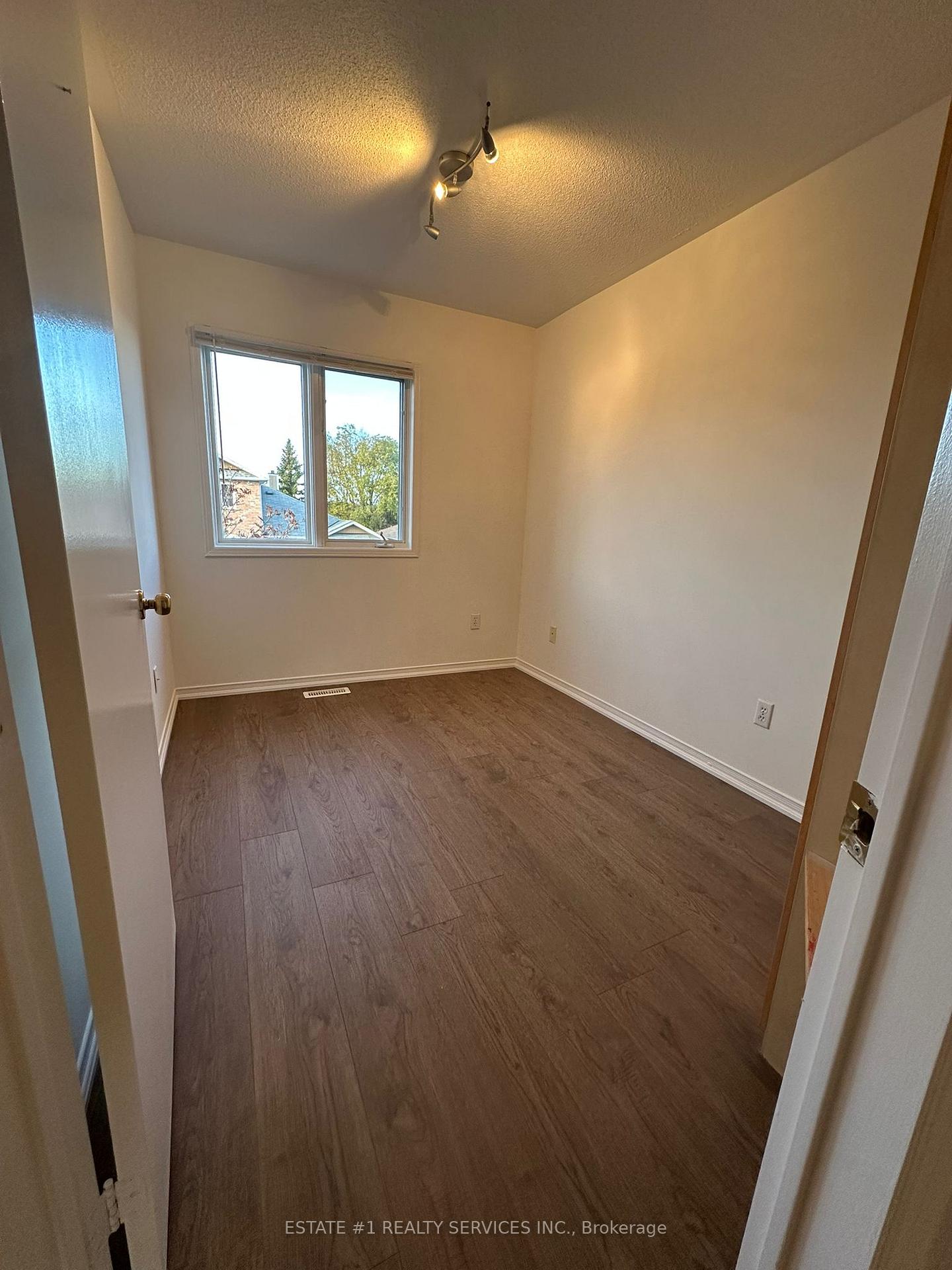 Photo 28 of 12 Rougehaven Way, Markham, Vinegar Hill — HOMEH