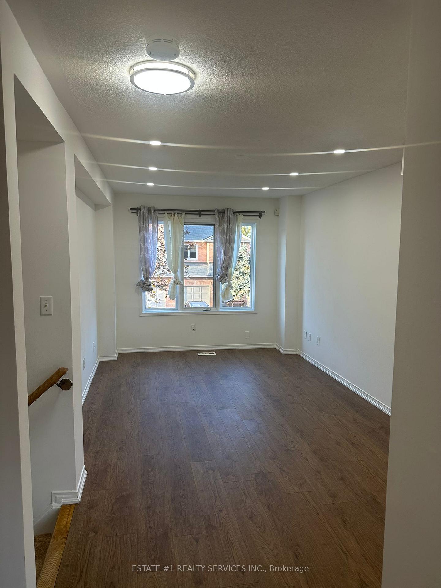 Photo 34 of 12 Rougehaven Way, Markham, Vinegar Hill — HOMEH
