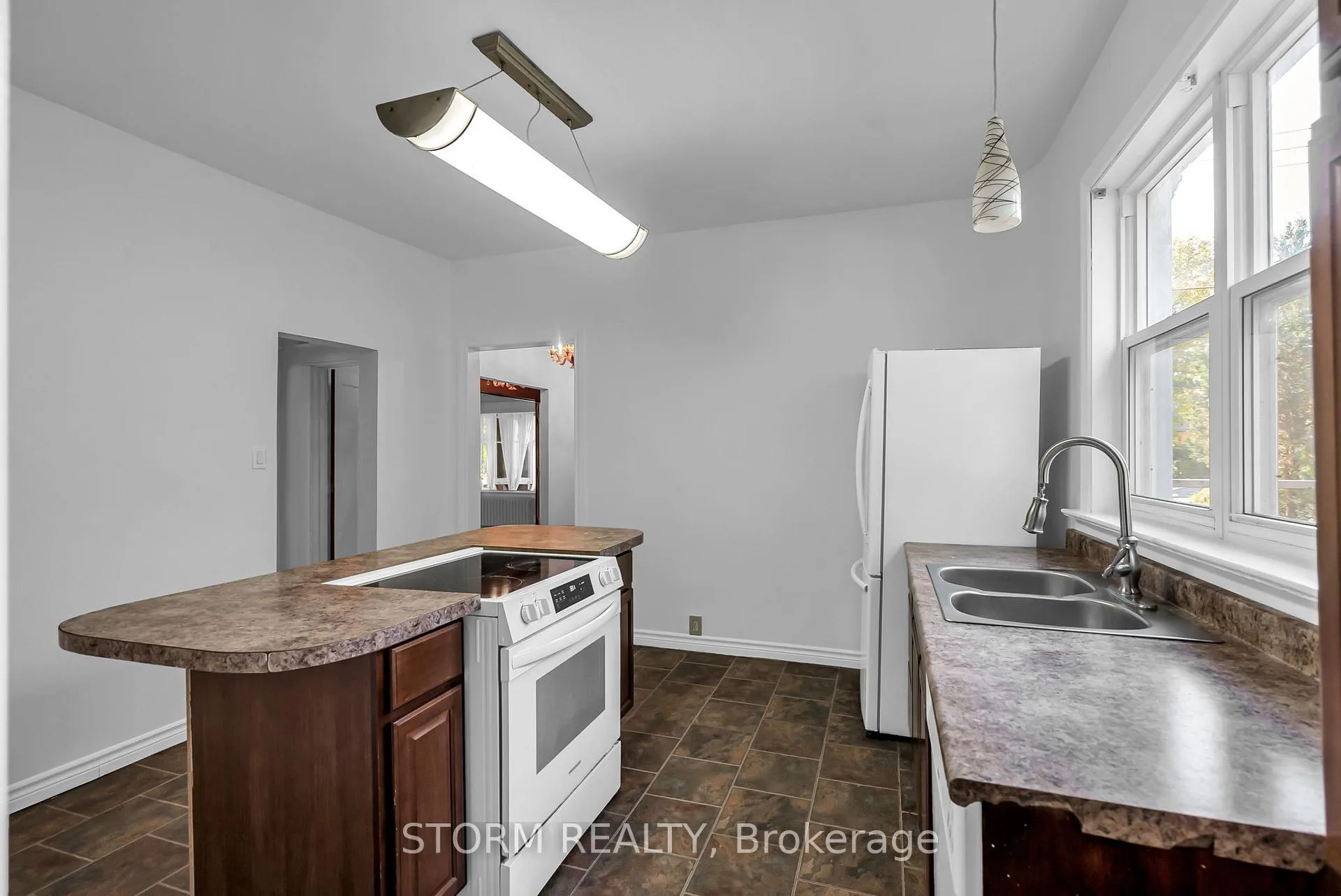 Photo 17 of 239 1st Street E, Cornwall — HOMEH