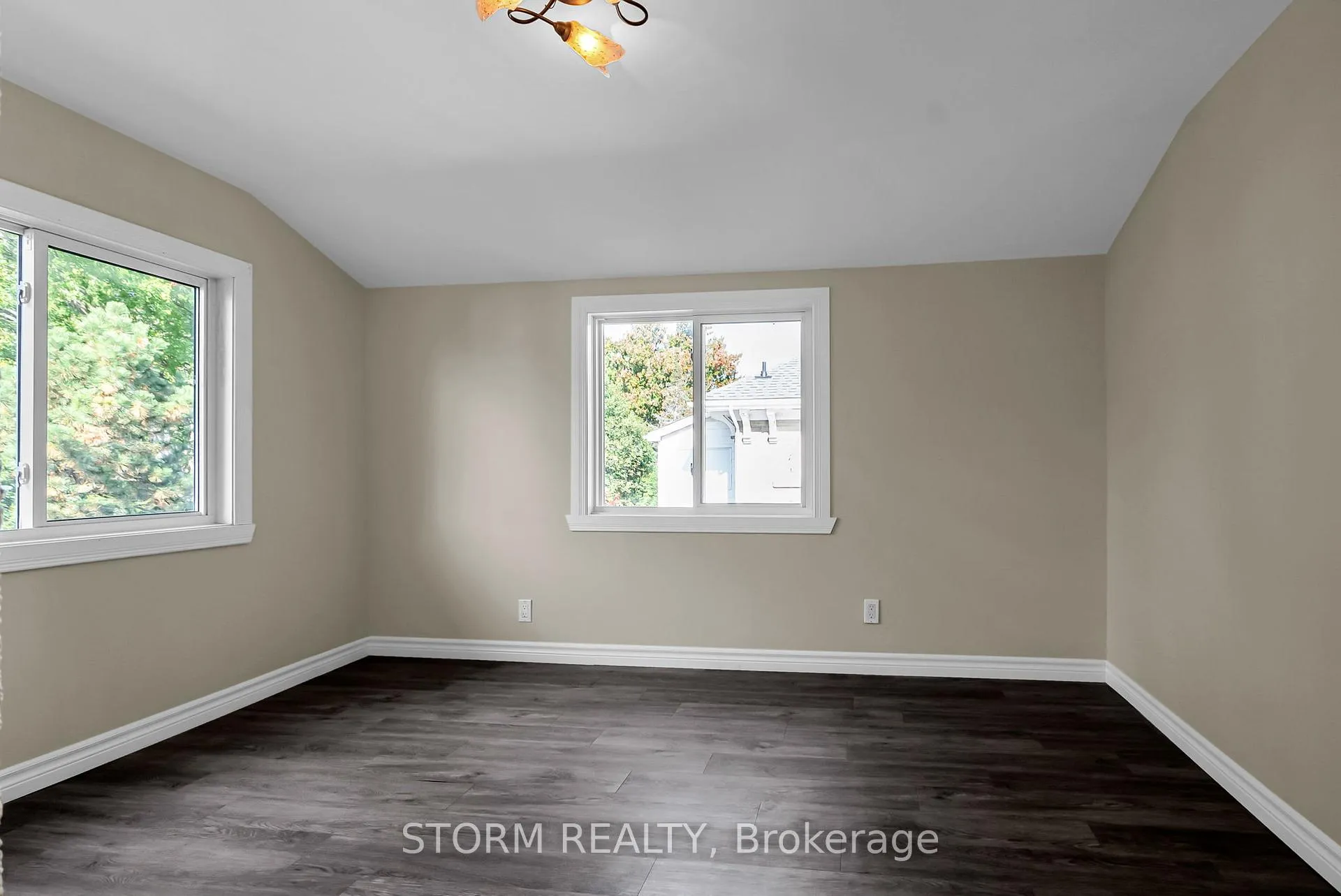 Photo 33 of 239 1st Street E, Cornwall — HOMEH