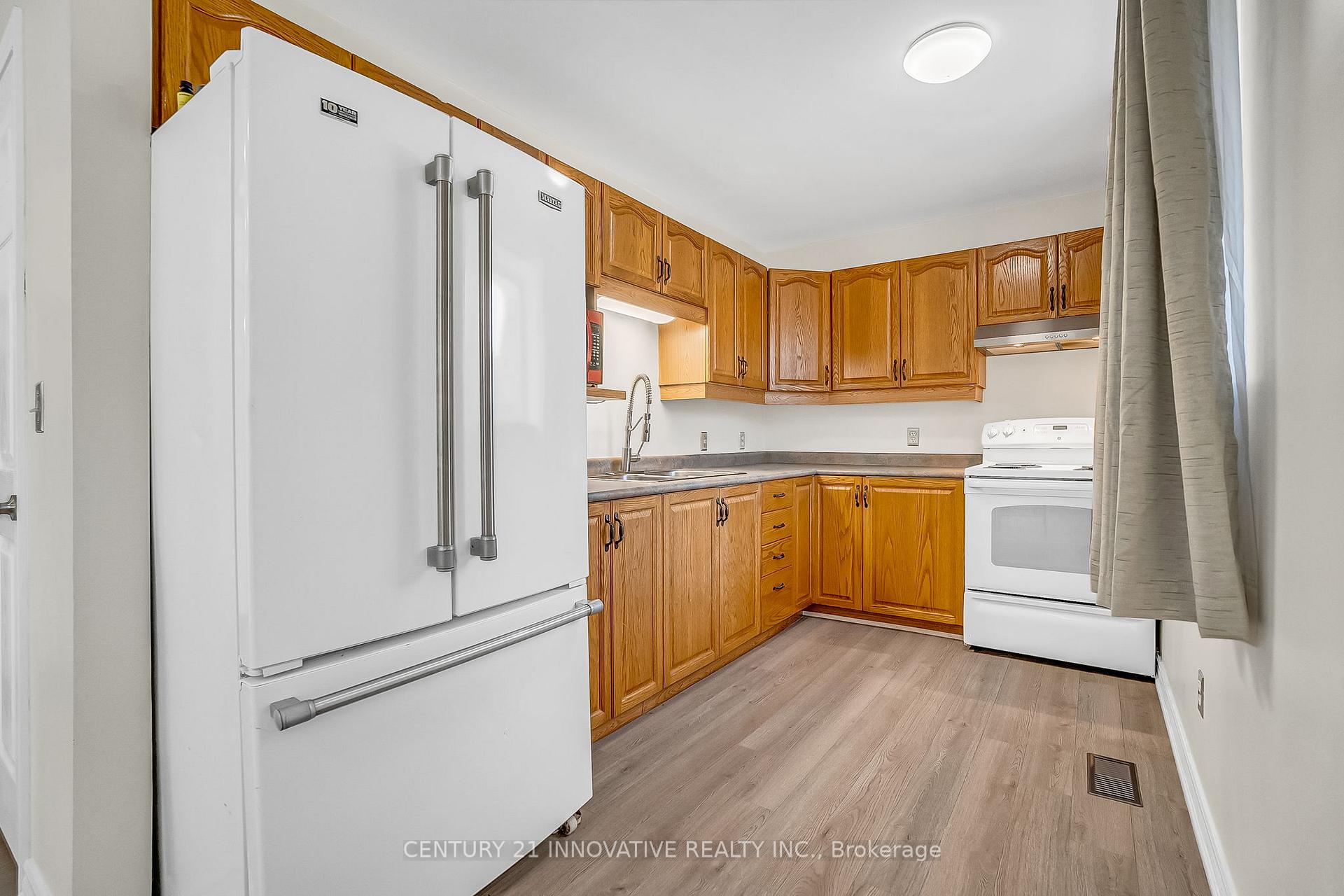 Photo 10 of 612 Simcoe Street, Brock, Beaverton — HOMEH