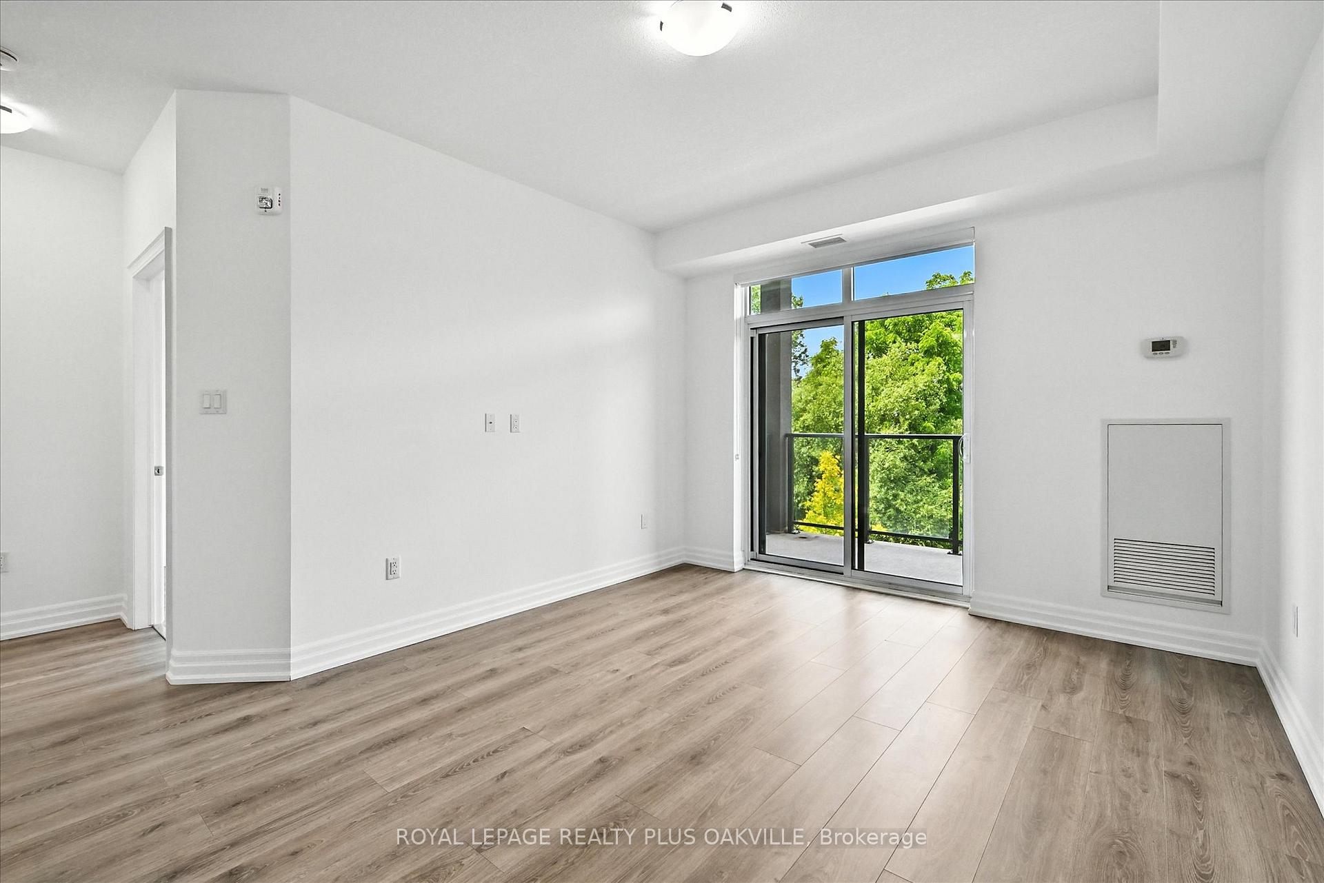 Photo 6 of Unit 316, 125 Shoreview Place, Hamilton, Lakeshore — HOMEH