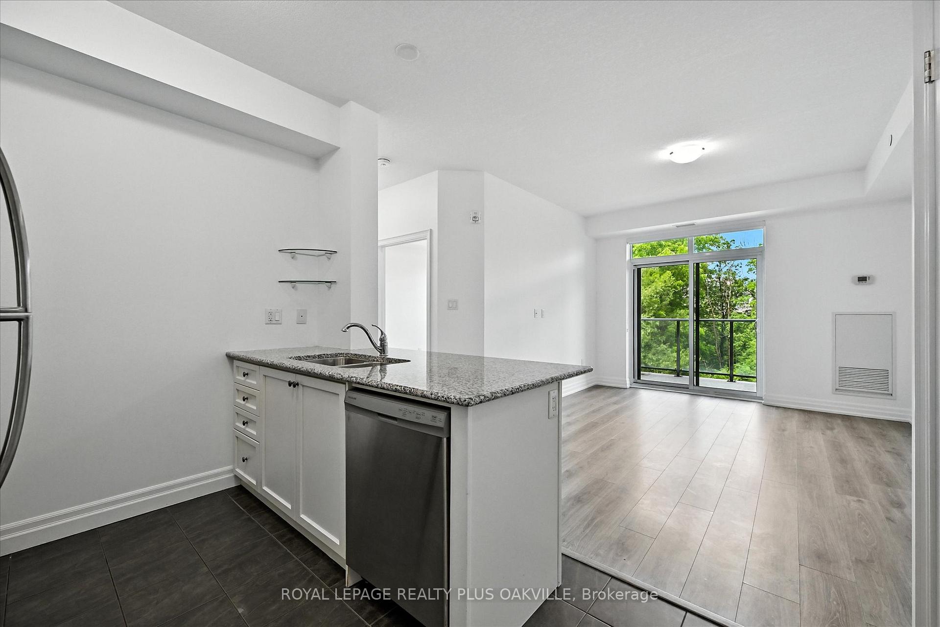 Photo 10 of Unit 316, 125 Shoreview Place, Hamilton, Lakeshore — HOMEH