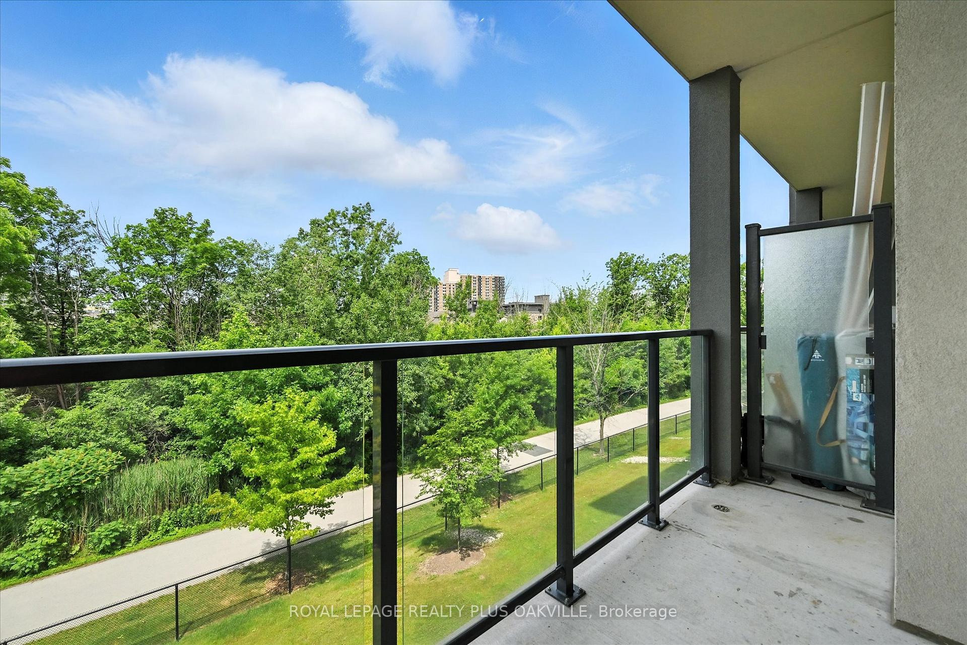 Photo 11 of Unit 316, 125 Shoreview Place, Hamilton, Lakeshore — HOMEH
