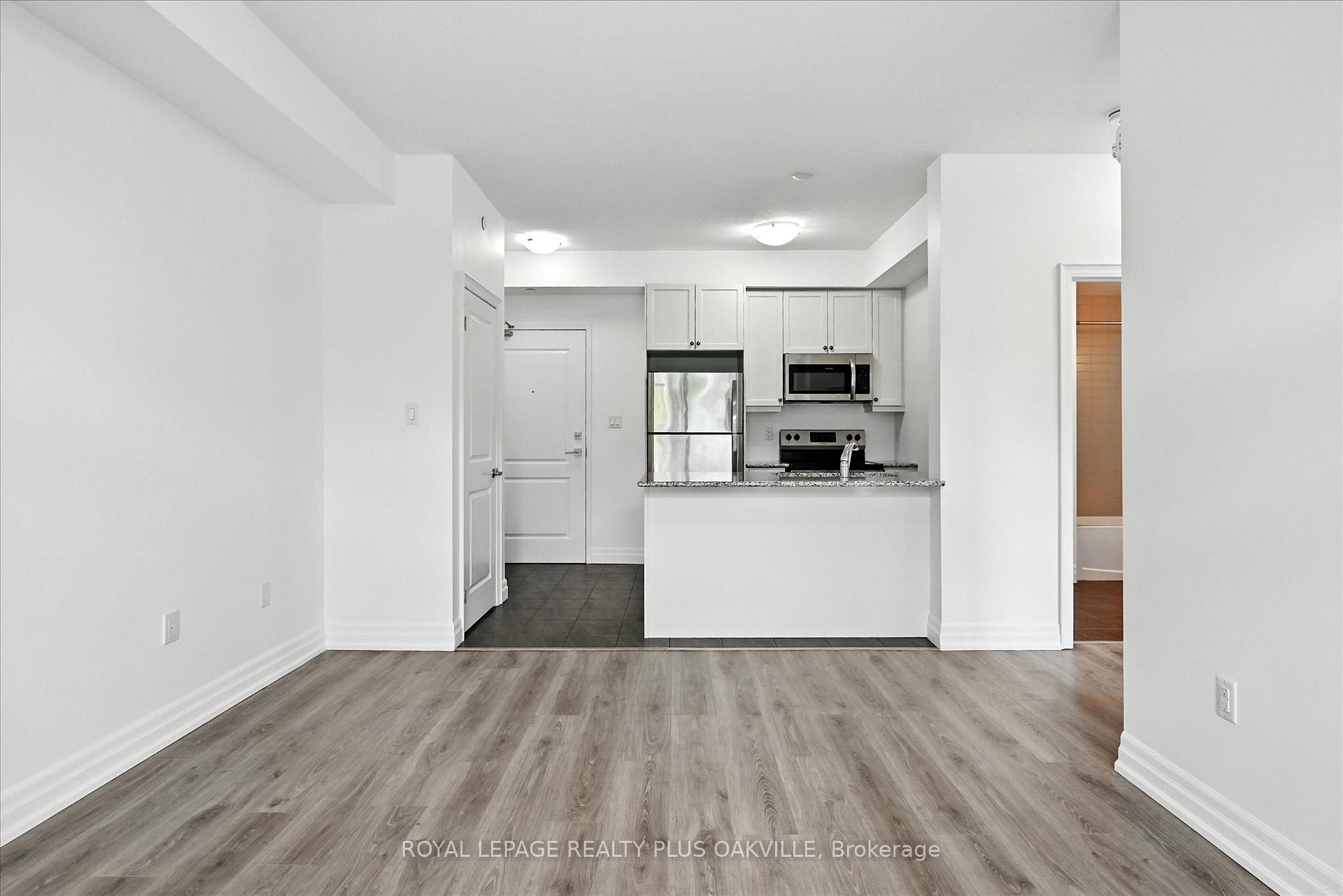 Photo 13 of Unit 316, 125 Shoreview Place, Hamilton, Lakeshore — HOMEH