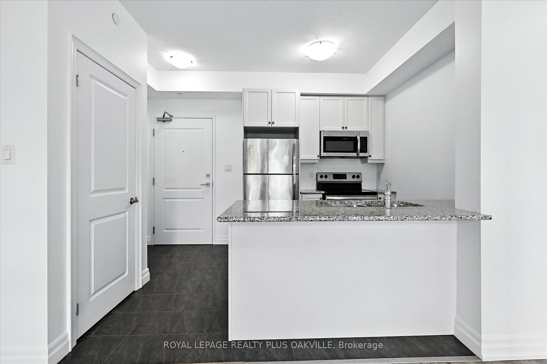 Photo 15 of Unit 316, 125 Shoreview Place, Hamilton, Lakeshore — HOMEH