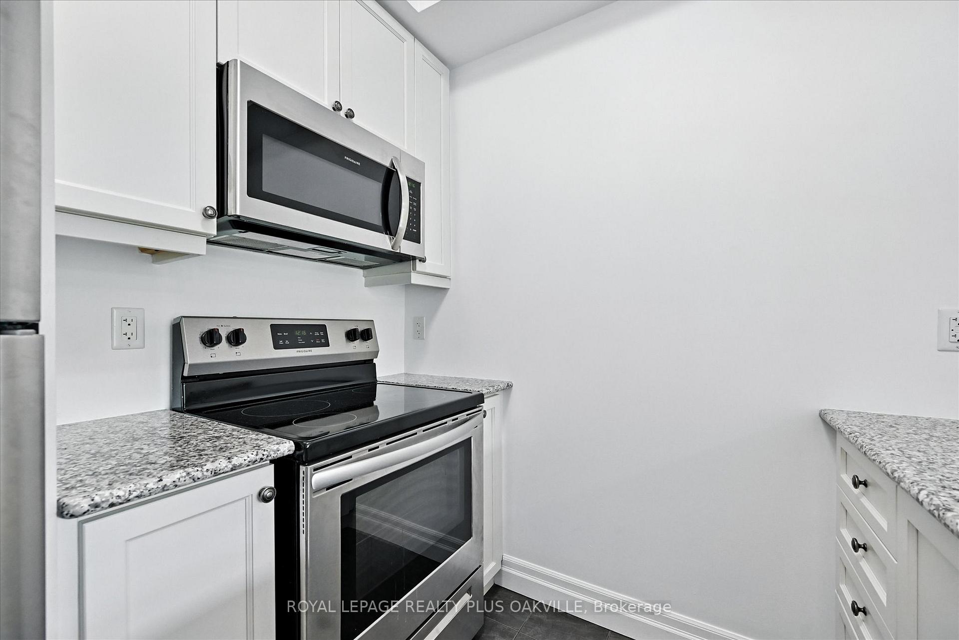 Photo 16 of Unit 316, 125 Shoreview Place, Hamilton, Lakeshore — HOMEH