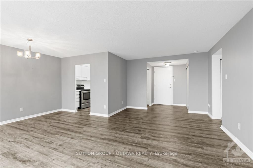Photo 11 of Unit 1111, 2760 Carousel Crescent, Ottawa, Emerald Woods/Sawmill Creek — HOMEH