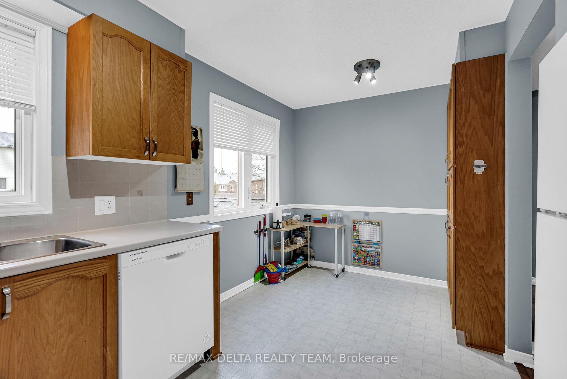 Photo 6 of 6014 Red Willow Drive, Ottawa, Chapel Hill — HOMEH