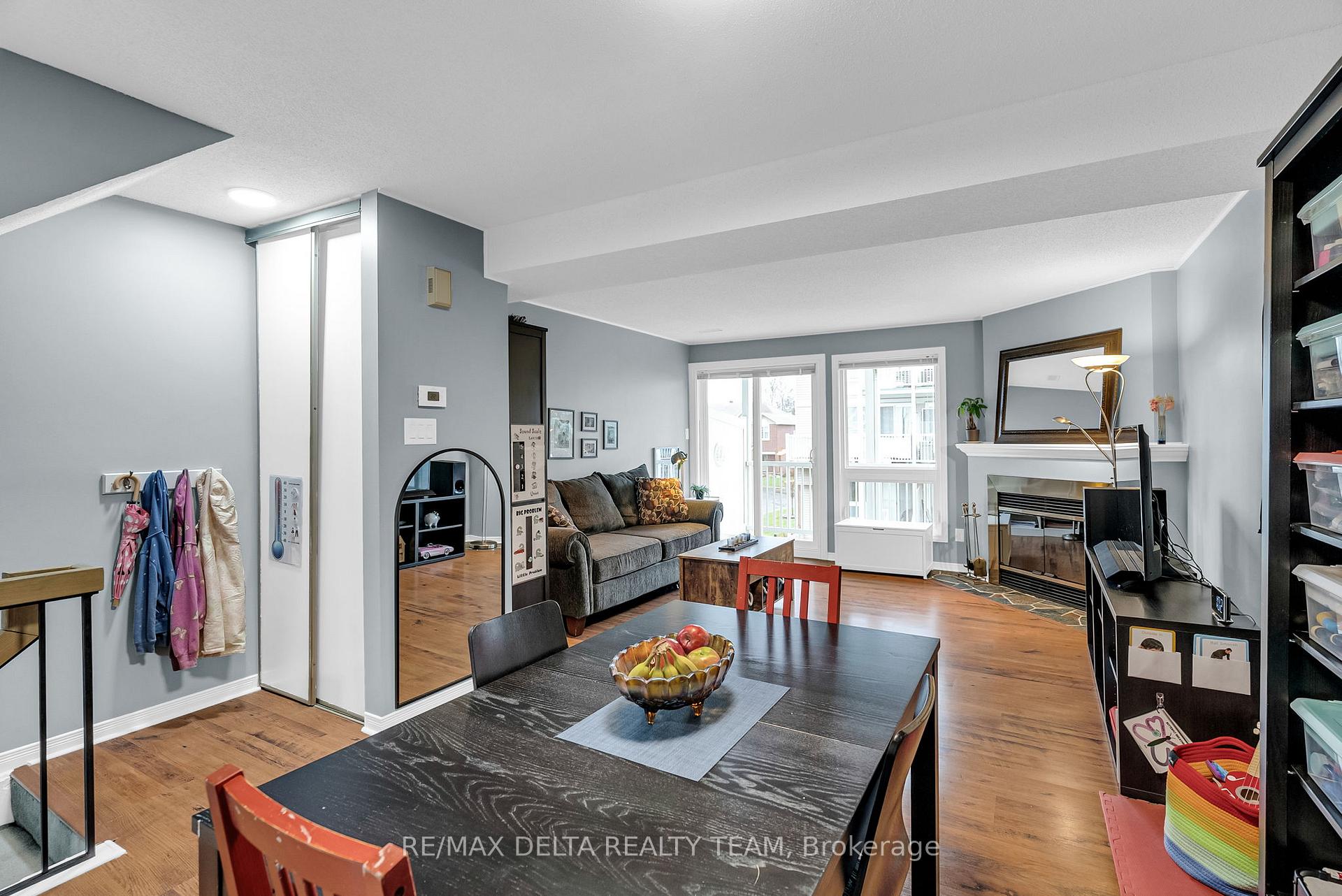 Photo 12 of 6014 Red Willow Drive, Ottawa, Chapel Hill — HOMEH