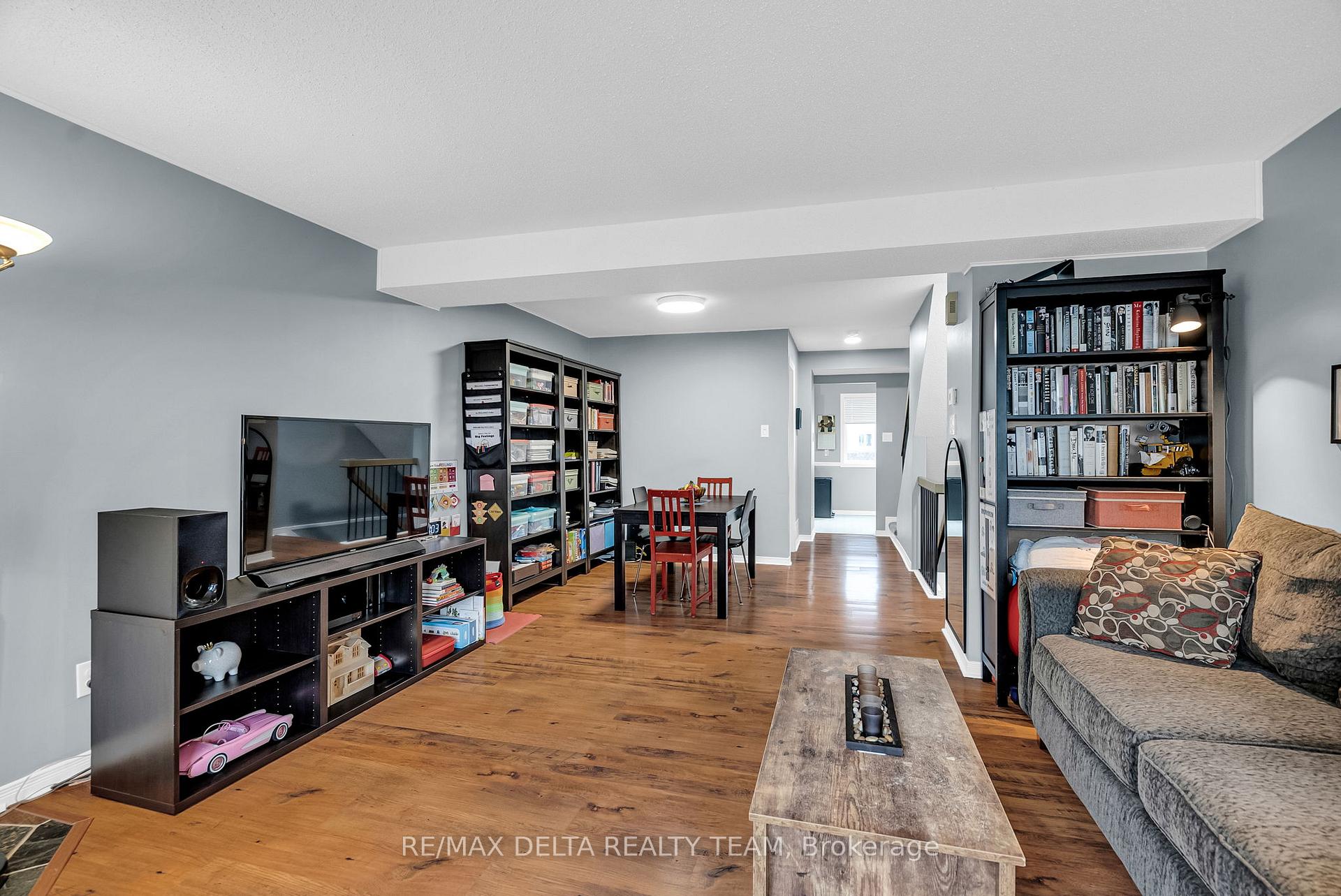 Photo 16 of 6014 Red Willow Drive, Ottawa, Chapel Hill — HOMEH