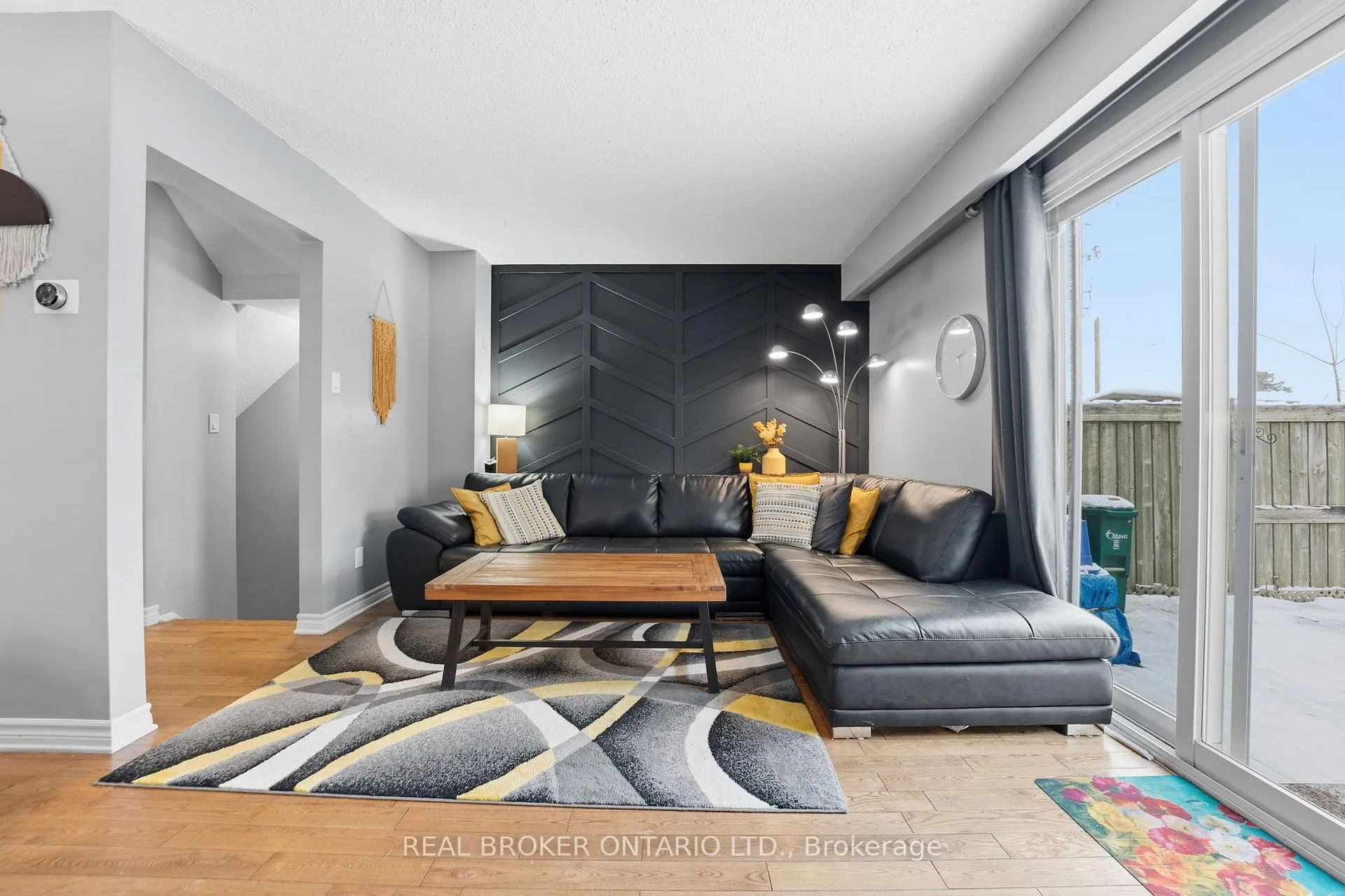 Photo 4 of Unit B, 3895 Old Richmond Road, Ottawa, Arbeatha Park — HOMEH