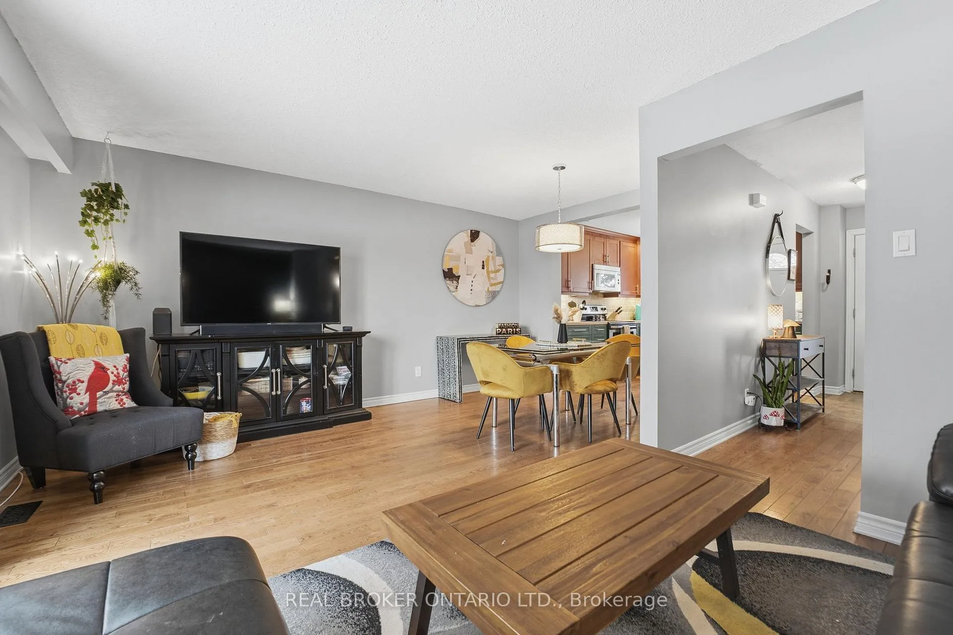 Photo 6 of Unit B, 3895 Old Richmond Road, Ottawa, Arbeatha Park — HOMEH