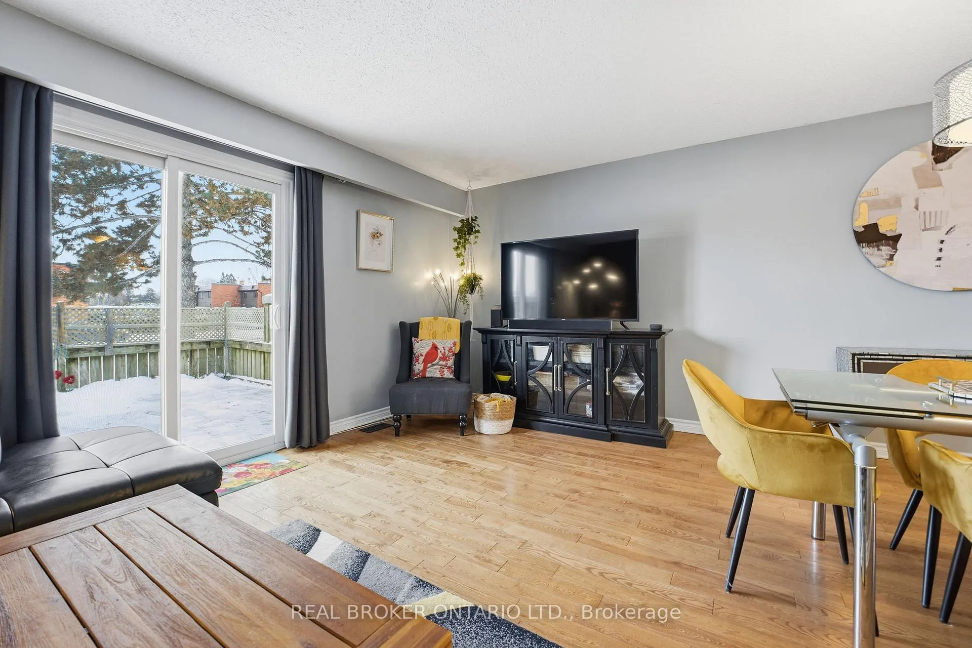 Photo 7 of Unit B, 3895 Old Richmond Road, Ottawa, Arbeatha Park — HOMEH