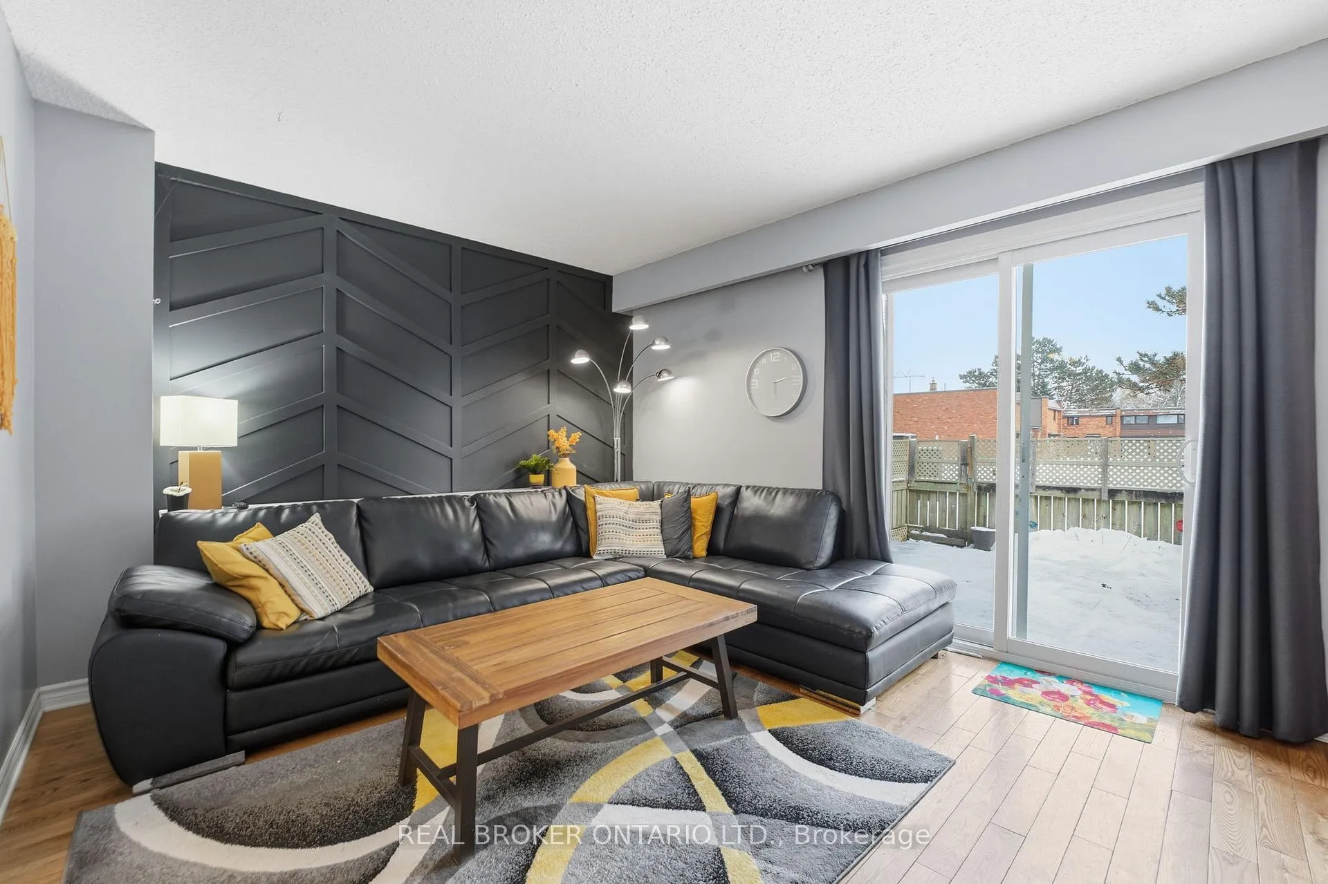 Photo 8 of Unit B, 3895 Old Richmond Road, Ottawa, Arbeatha Park — HOMEH