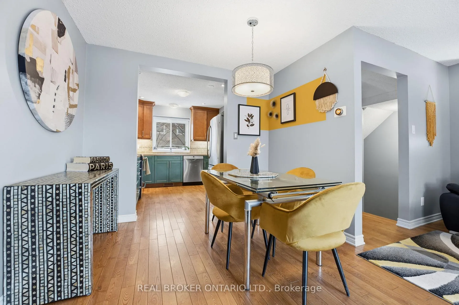 Photo 9 of Unit B, 3895 Old Richmond Road, Ottawa, Arbeatha Park — HOMEH