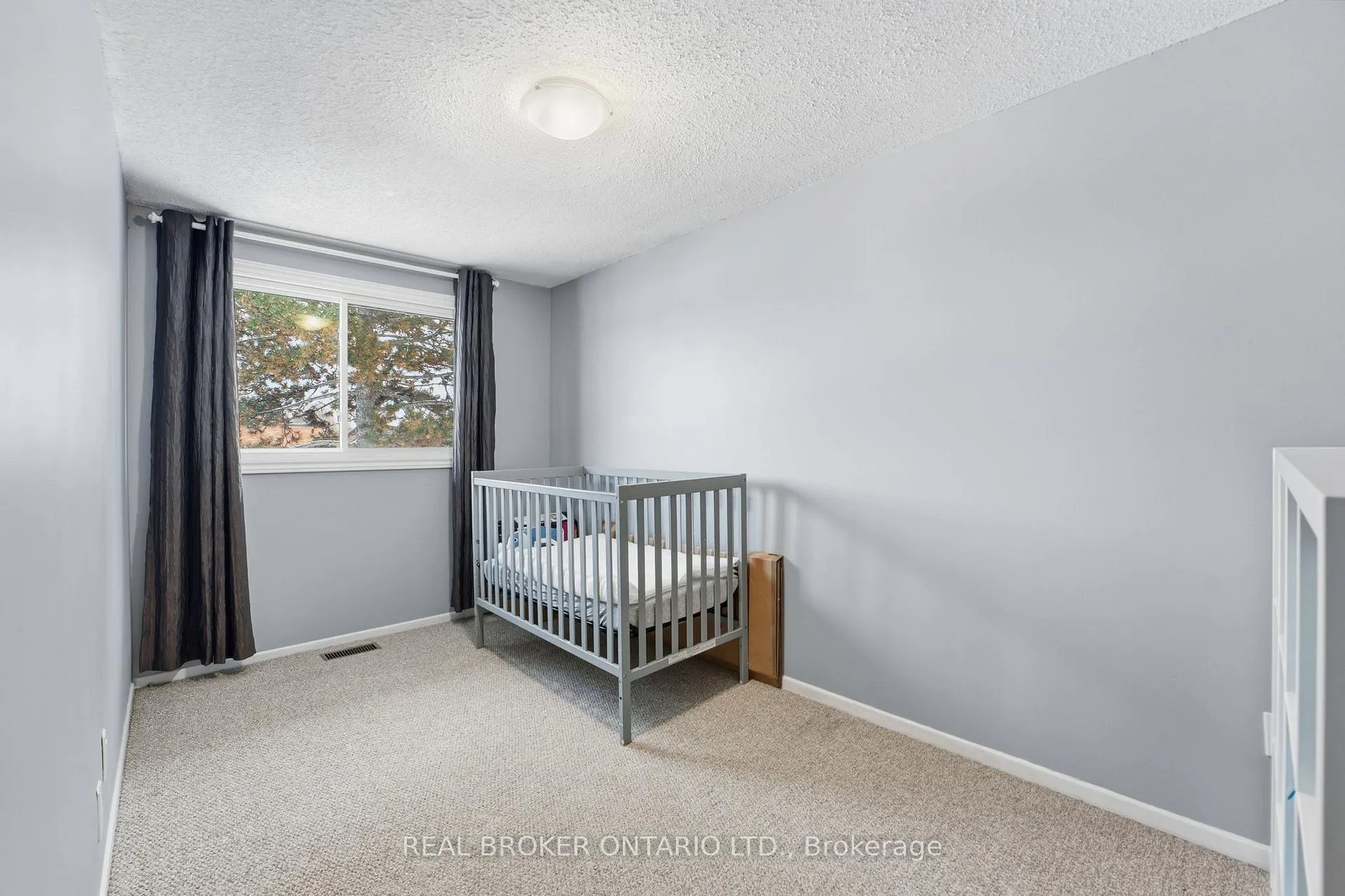 Photo 15 of Unit B, 3895 Old Richmond Road, Ottawa, Arbeatha Park — HOMEH
