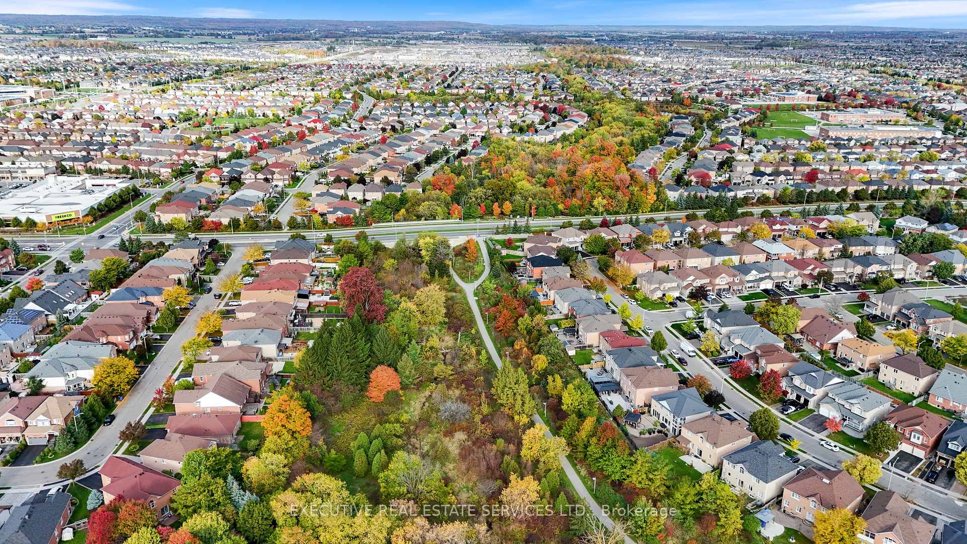 Photo 5 of 73 Woodvalley Drive, Brampton, Fletcher's Meadow — HOMEH
