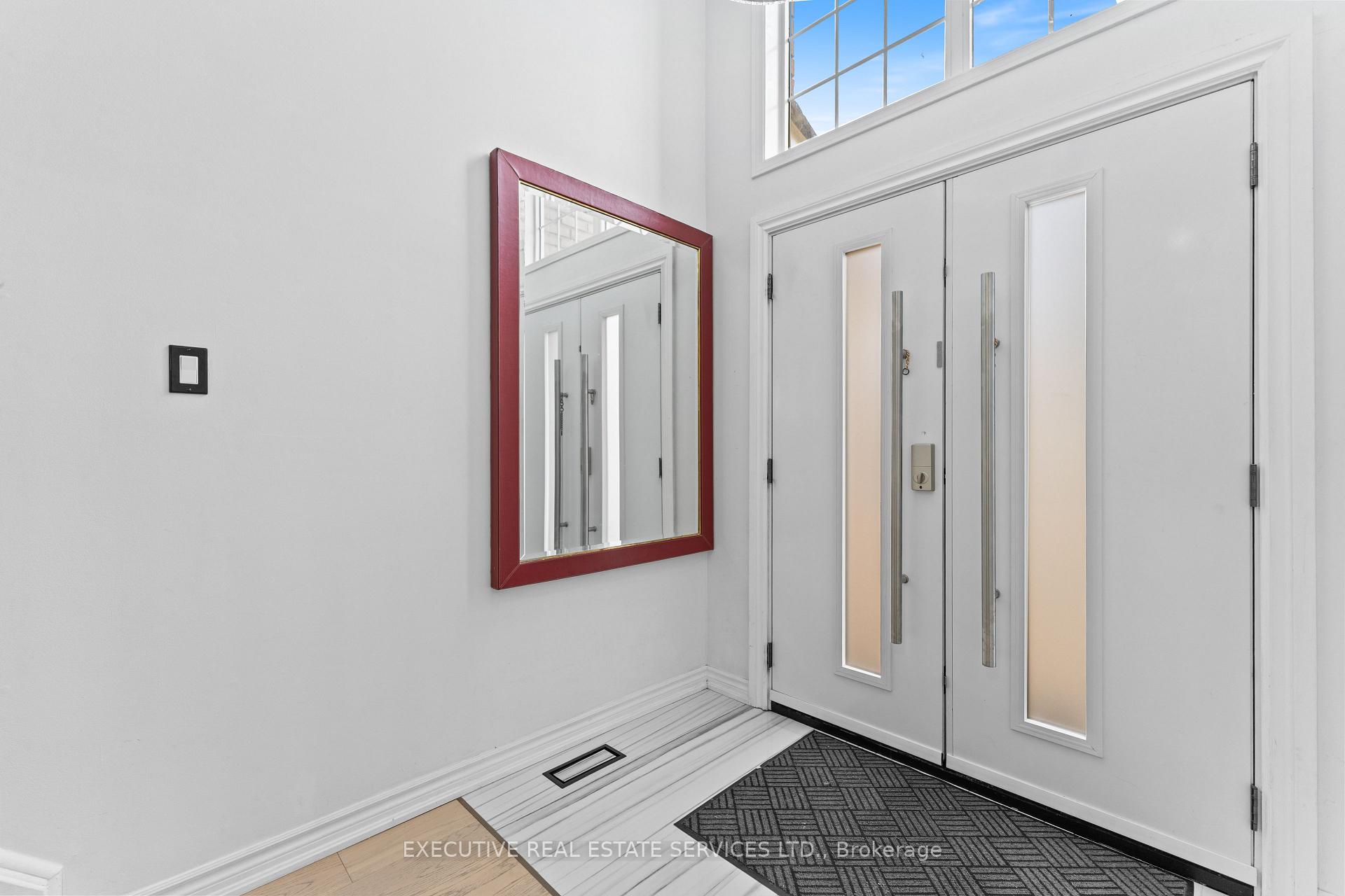 Photo 10 of 73 Woodvalley Drive, Brampton, Fletcher's Meadow — HOMEH