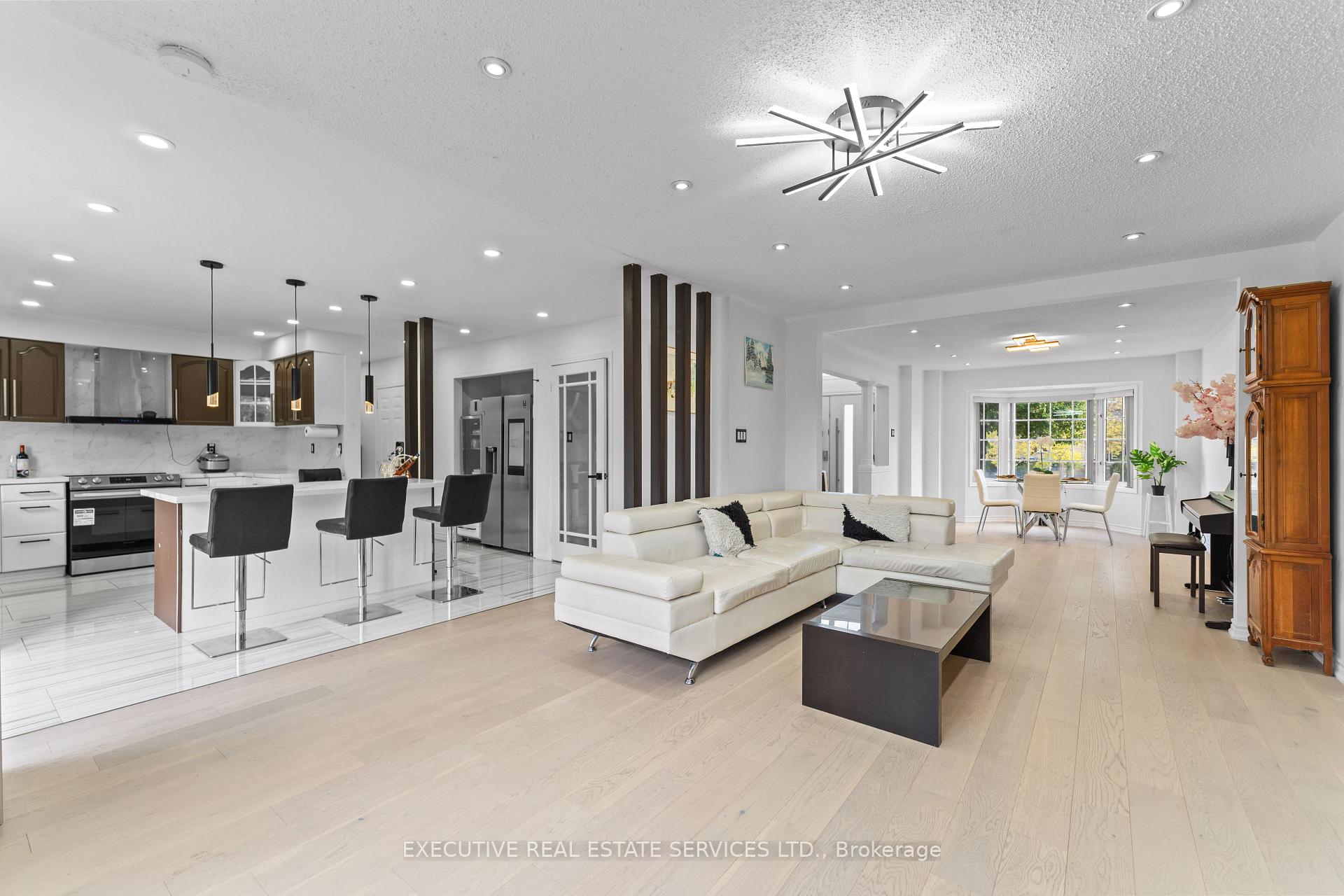 Photo 17 of 73 Woodvalley Drive, Brampton, Fletcher's Meadow — HOMEH