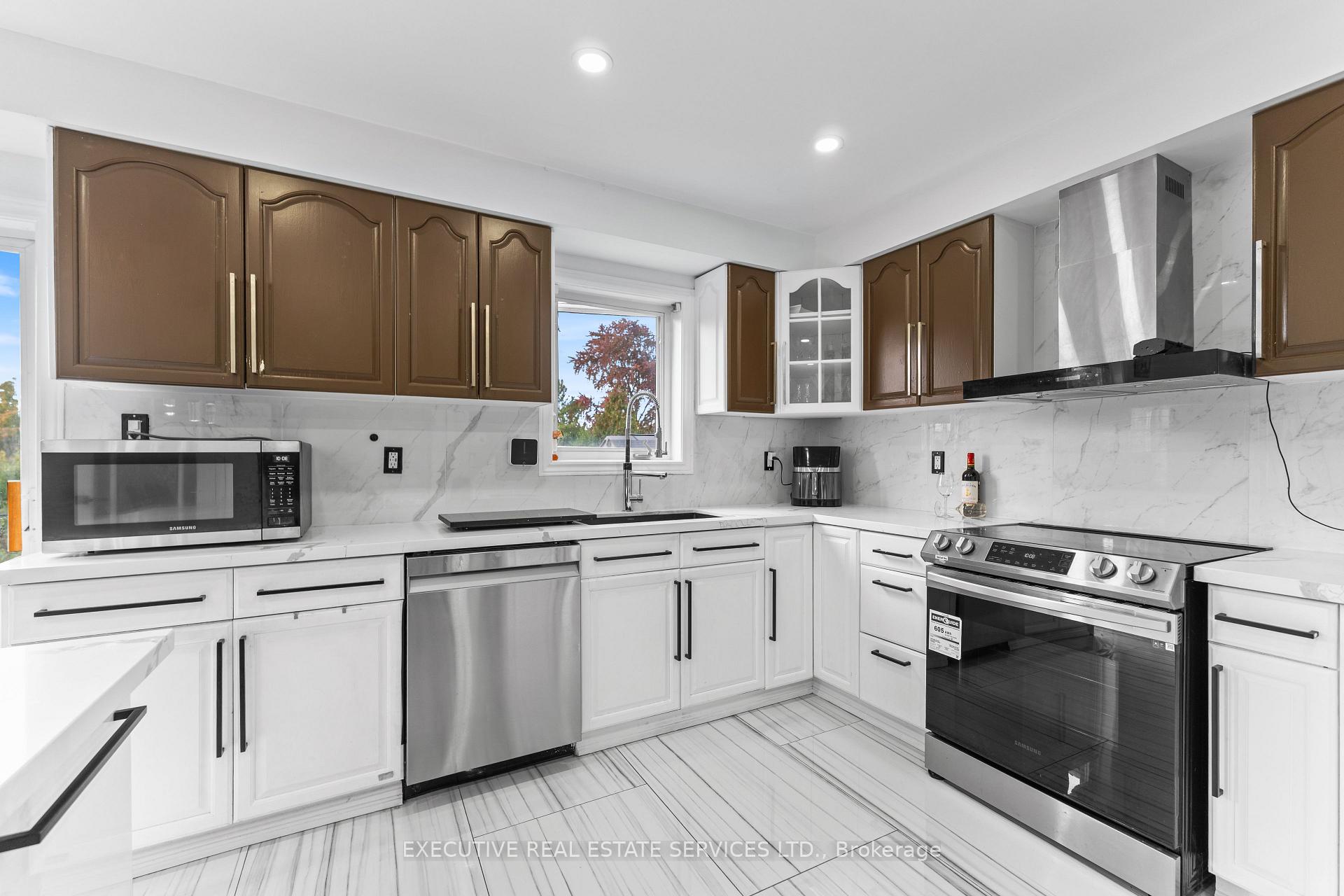 Photo 21 of 73 Woodvalley Drive, Brampton, Fletcher's Meadow — HOMEH