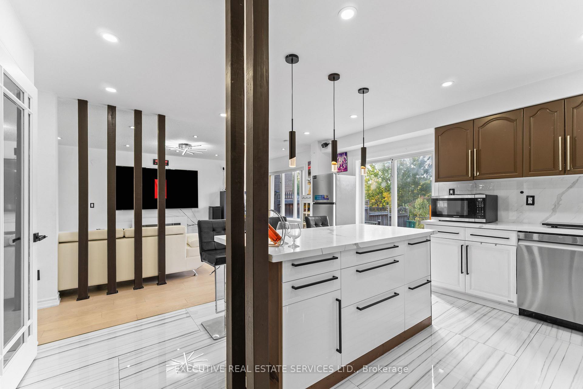 Photo 27 of 73 Woodvalley Drive, Brampton, Fletcher's Meadow — HOMEH