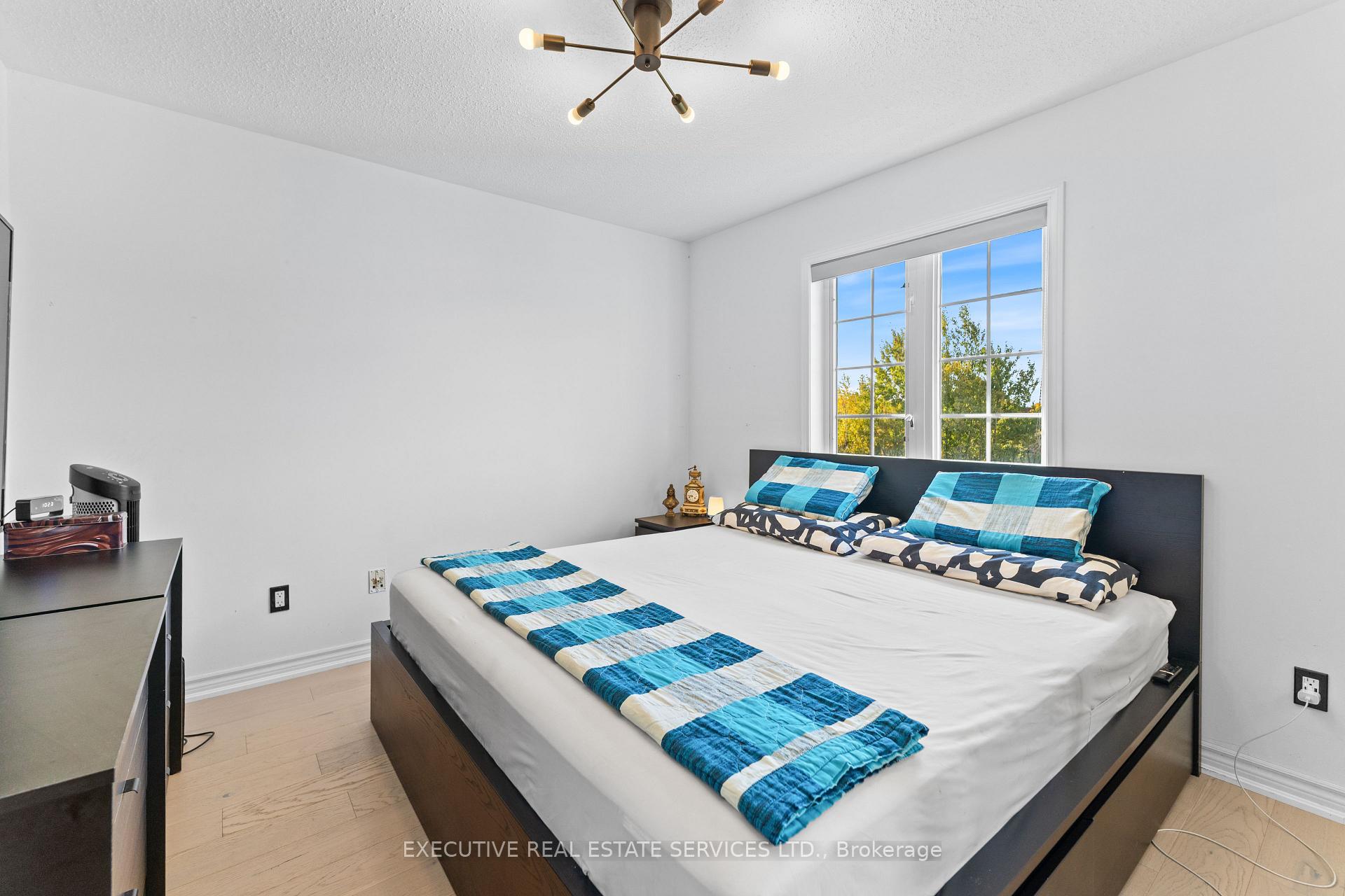 Photo 36 of 73 Woodvalley Drive, Brampton, Fletcher's Meadow — HOMEH