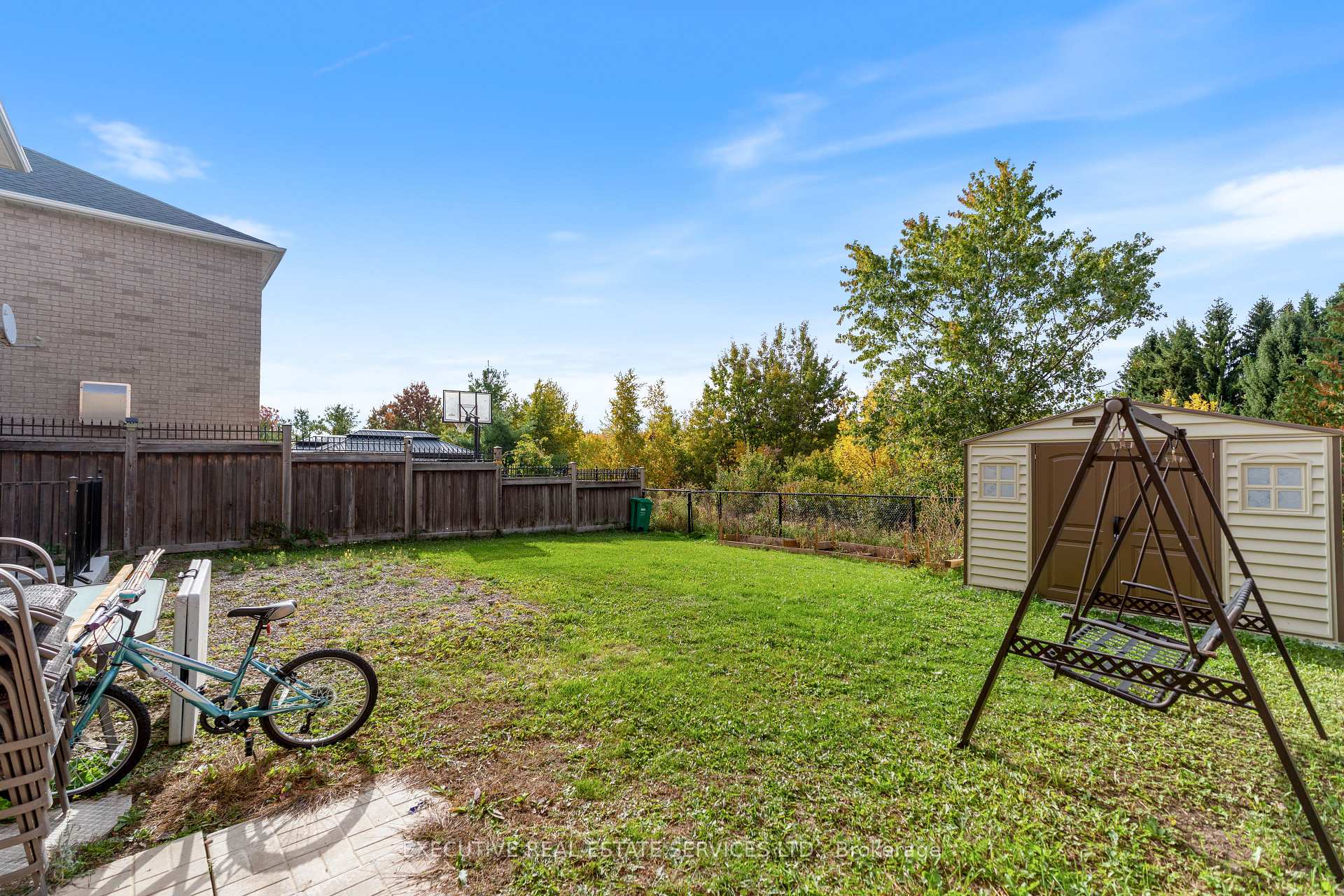 Photo 37 of 73 Woodvalley Drive, Brampton, Fletcher's Meadow — HOMEH