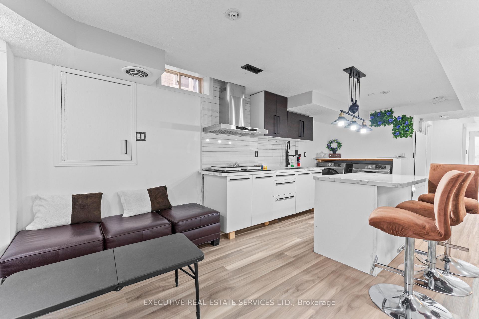 Photo 43 of 73 Woodvalley Drive, Brampton, Fletcher's Meadow — HOMEH