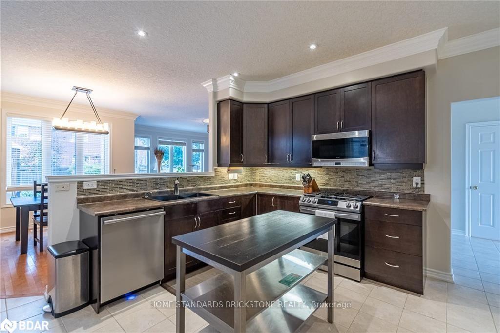 Photo 2 of 53 Graihawk Drive, Barrie, Ardagh — HOMEH