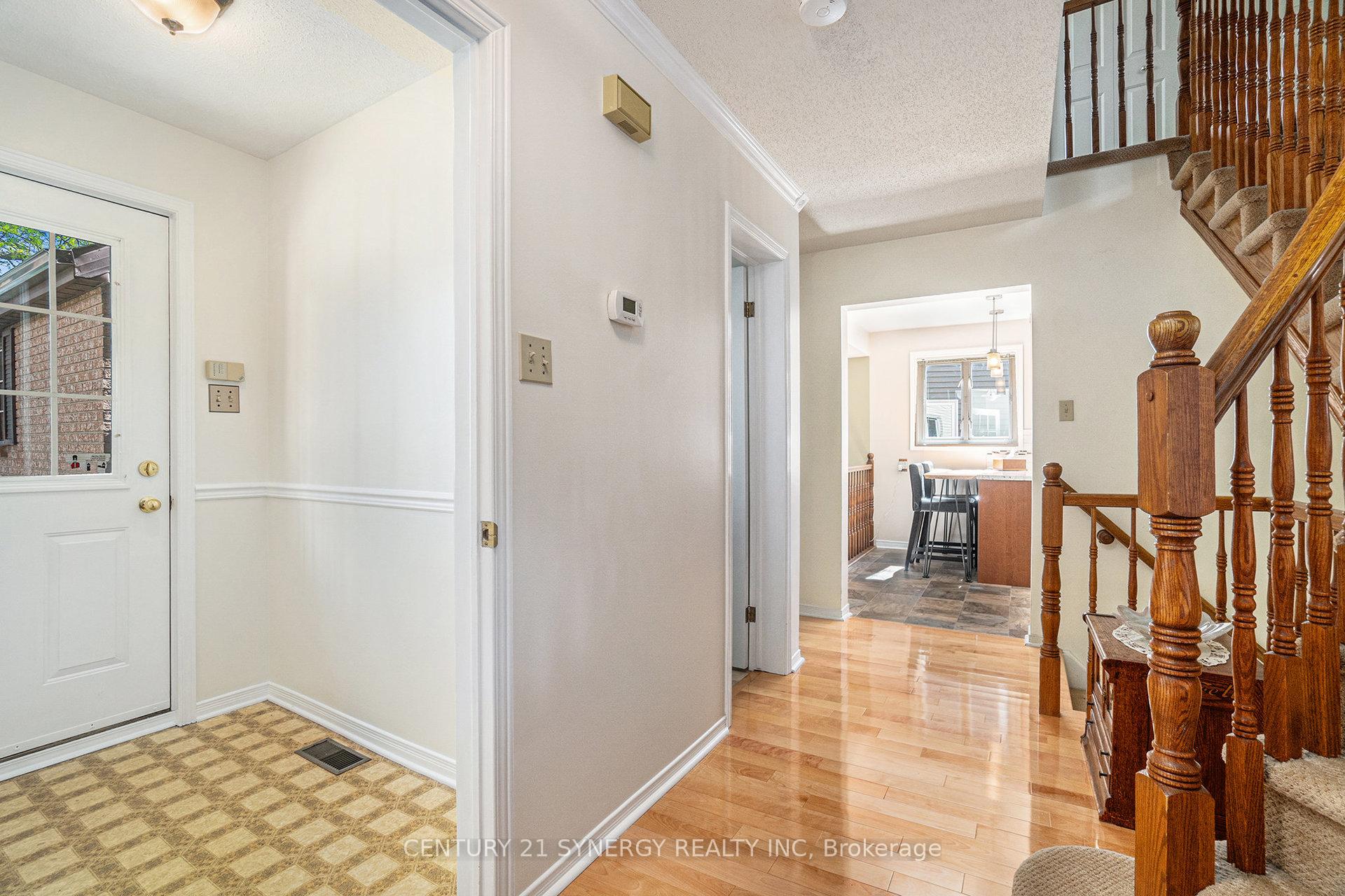 Photo 3 of 1407 Progress Place, Ottawa, Pineview — HOMEH